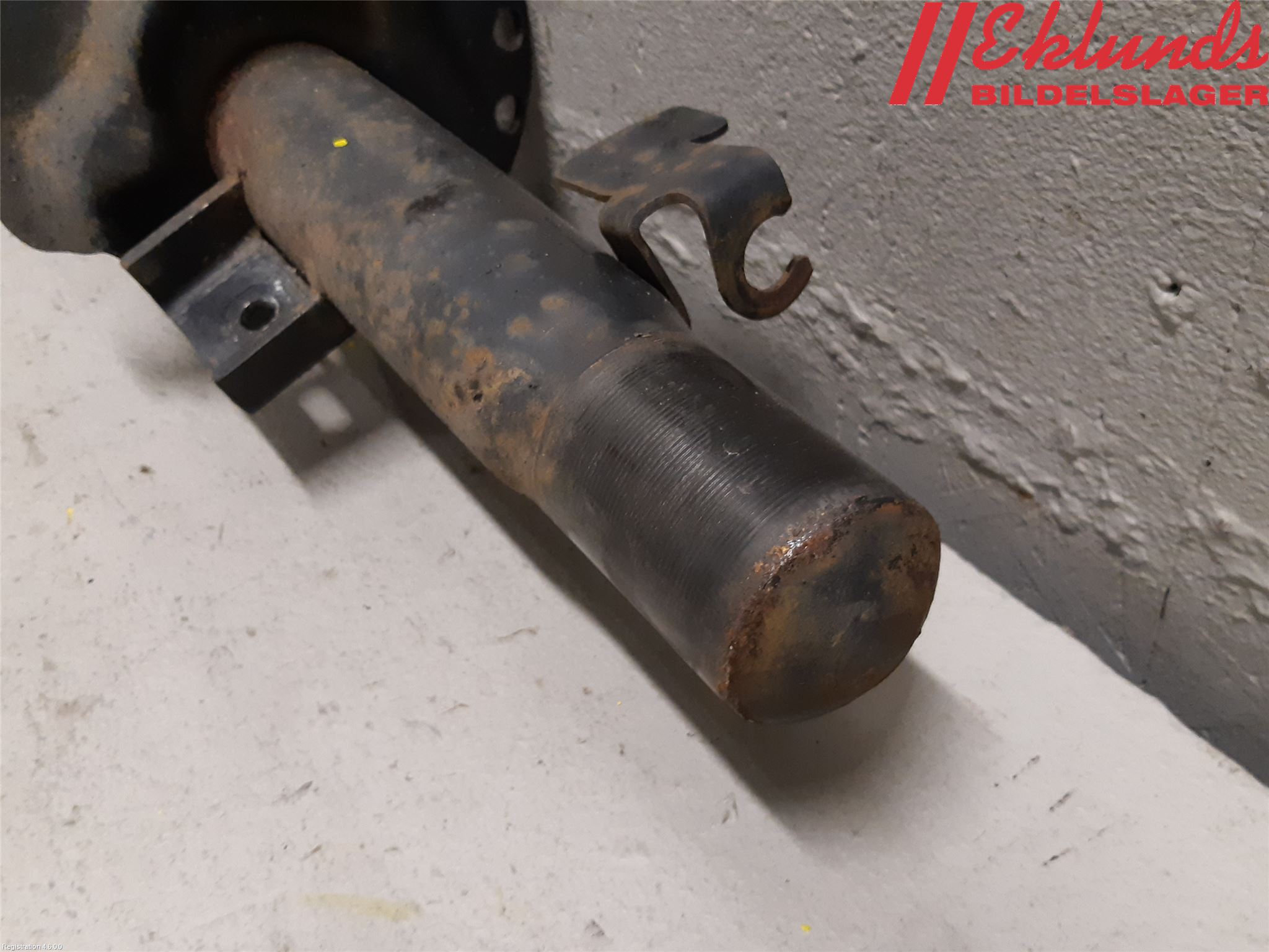 Volvo V70 14-16 Fjäderben Fram Höger