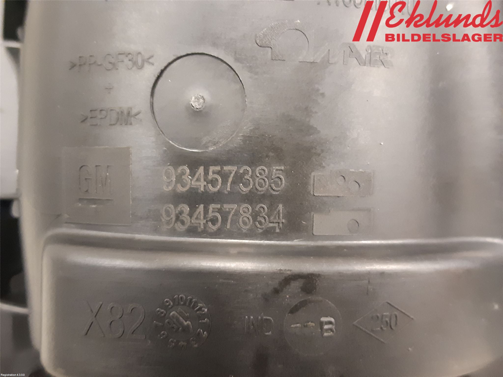 Opel VIVARO 15-19 Tanklucka