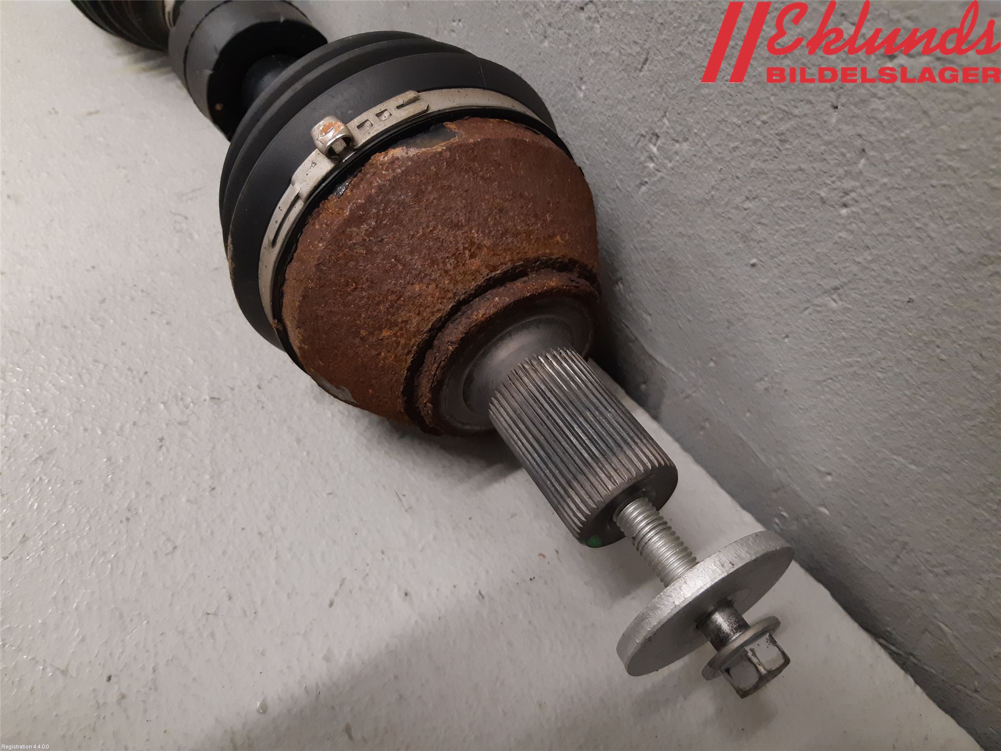 Volvo V70 08-13 Drivaxel Fram Vänster