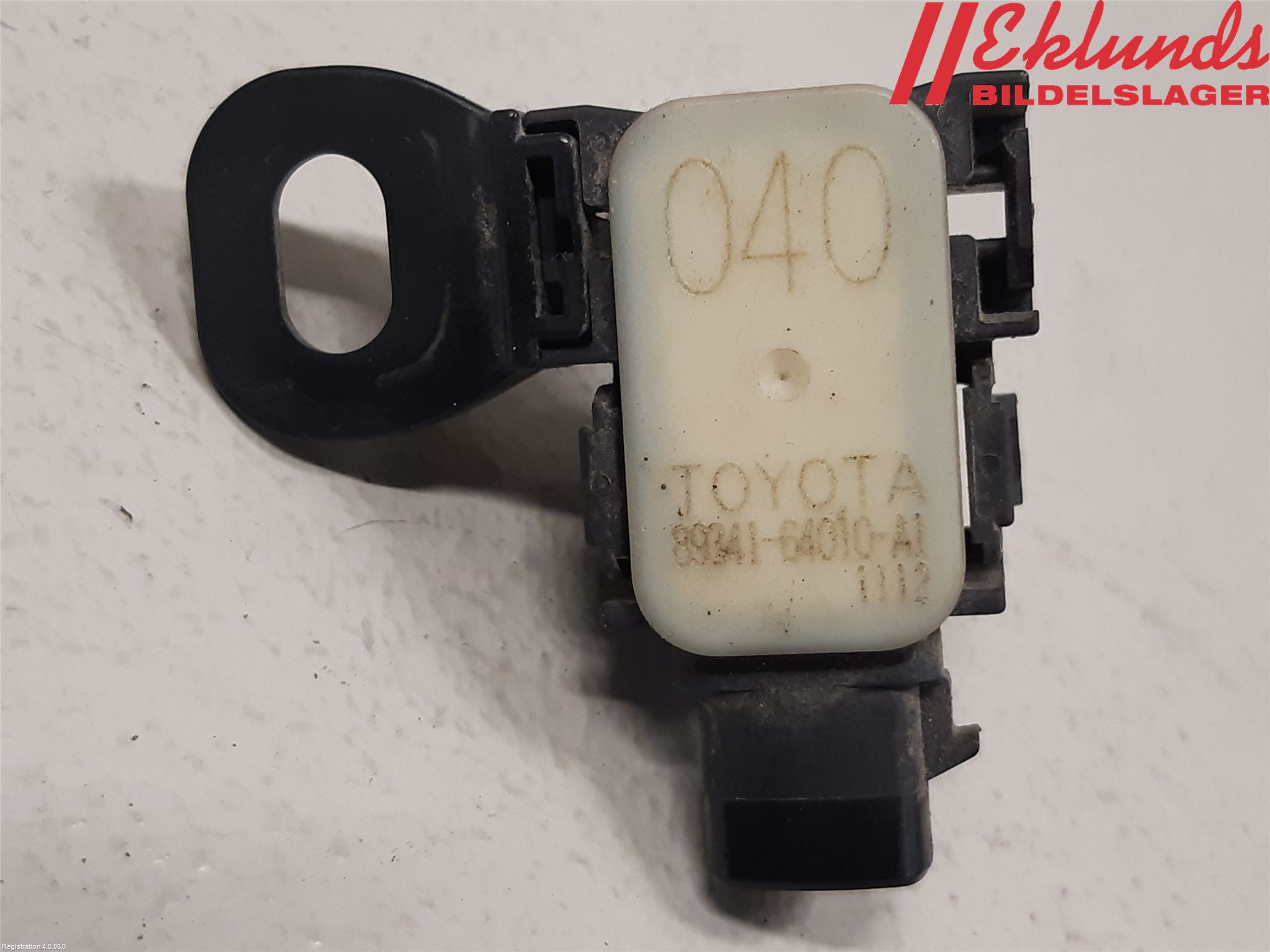 Toyota VERSO 09-18 Parkeringshjälp Frontsensor