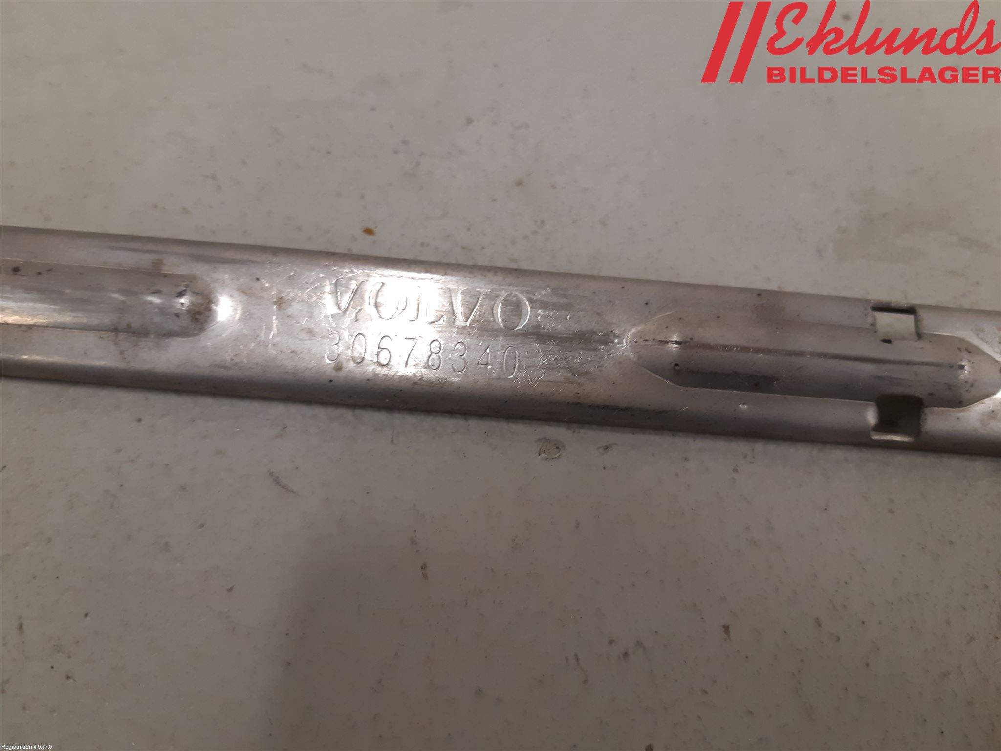 Volvo V70 08-13 Strålkast Fästsarg