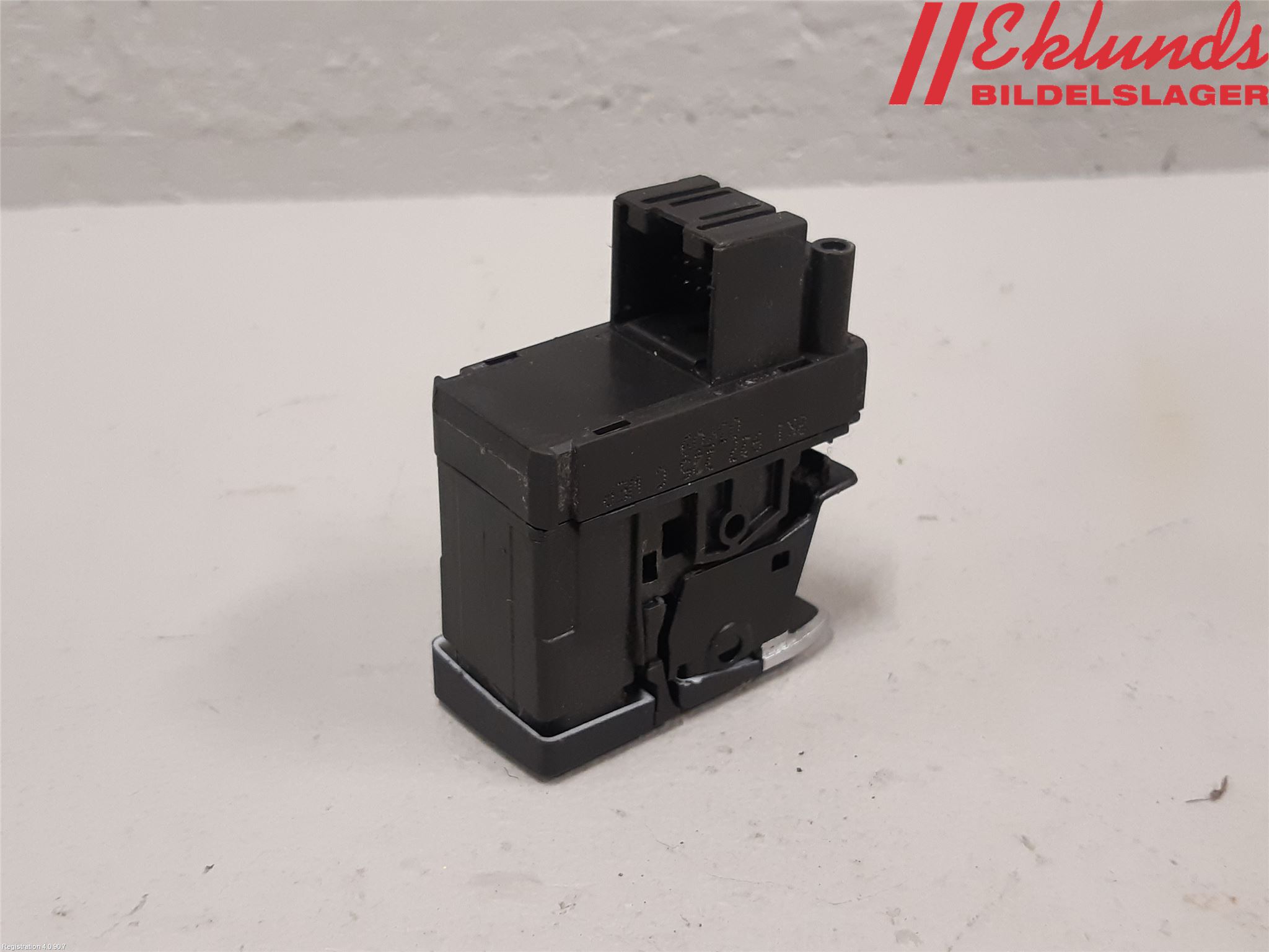 Audi A4/S4 08-11 Strömställare Parkeringsbroms