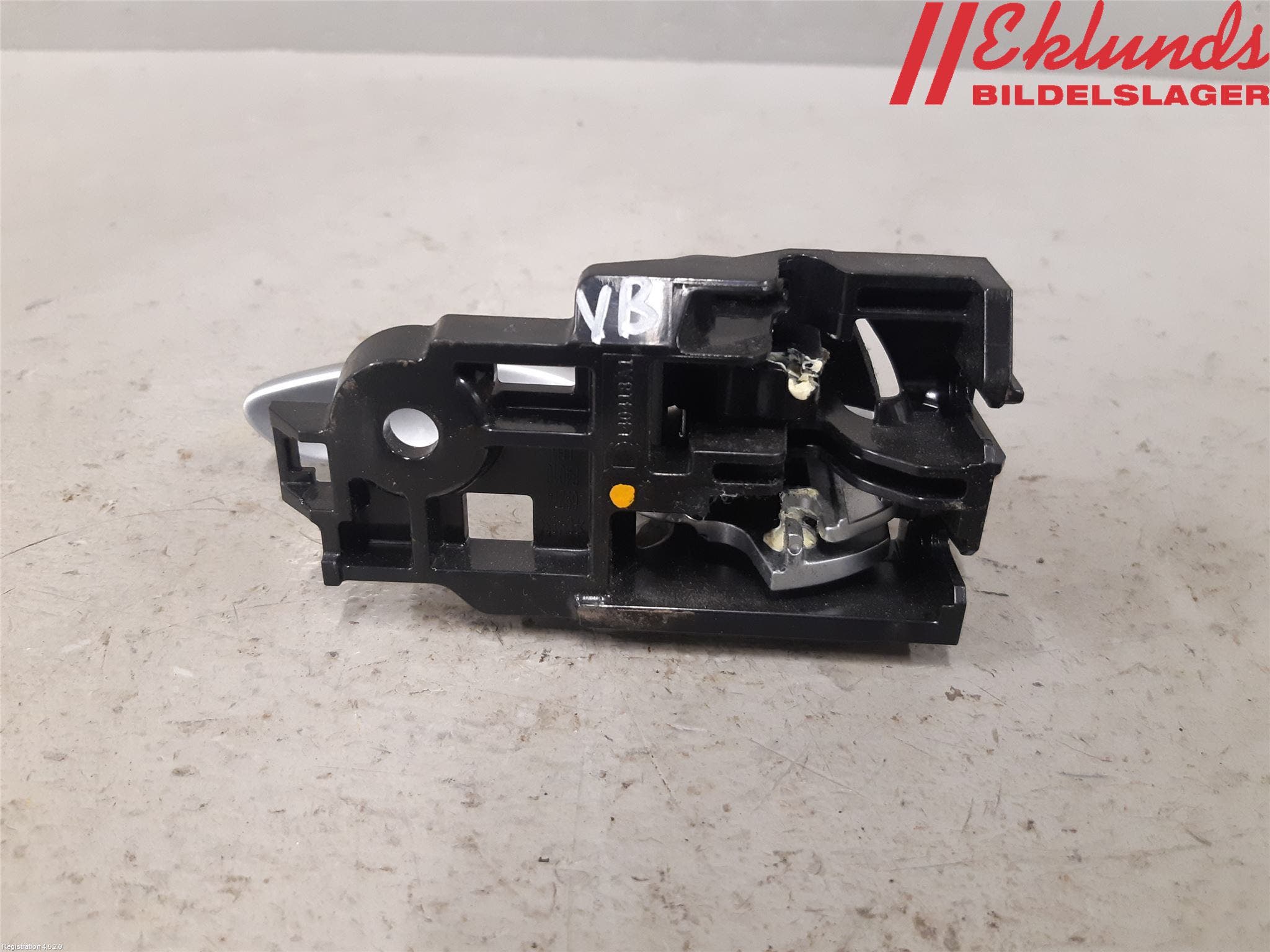 Toyota C-HR 16-23 Dörrhandtag Inre Vä