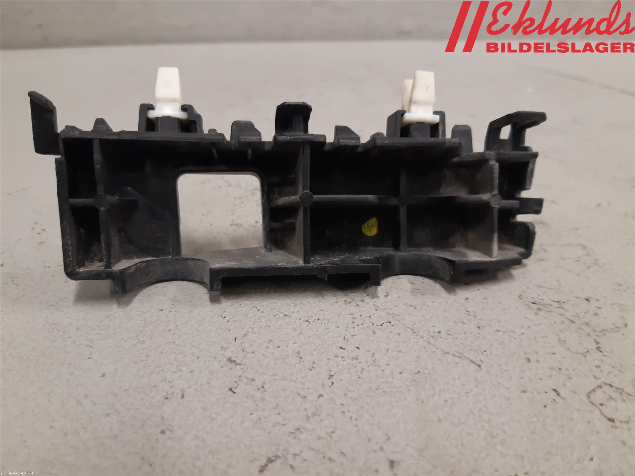 Hyundai TUCSON 05- Stötfångarfäste Fram Vä