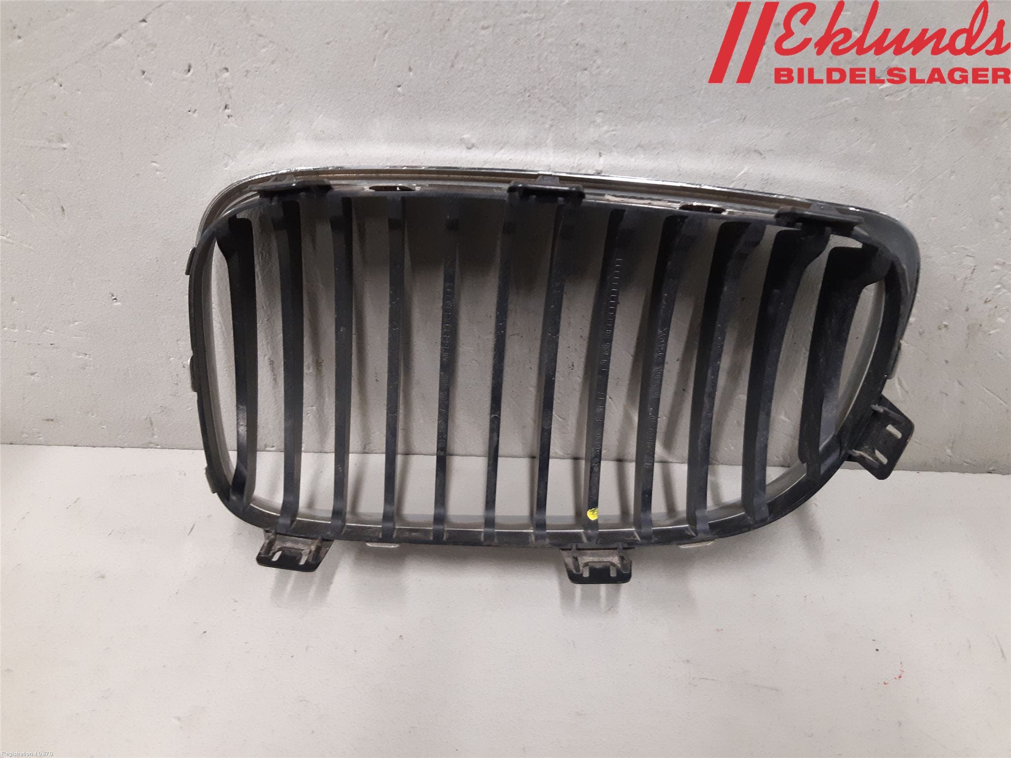 BMW 1 E87/81 5D/3D 03-11 Grilldel Höger