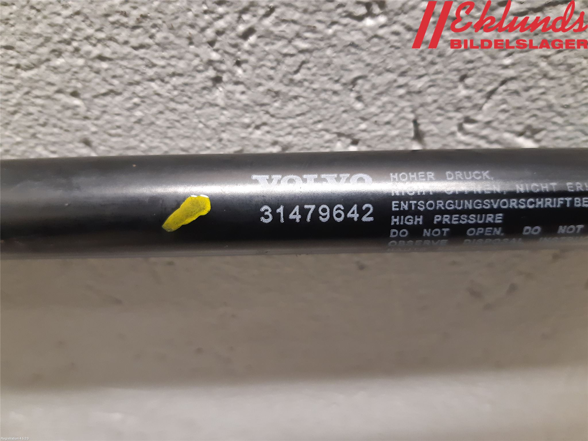 Volvo V90 17->> Gasfjäder Motorhuv