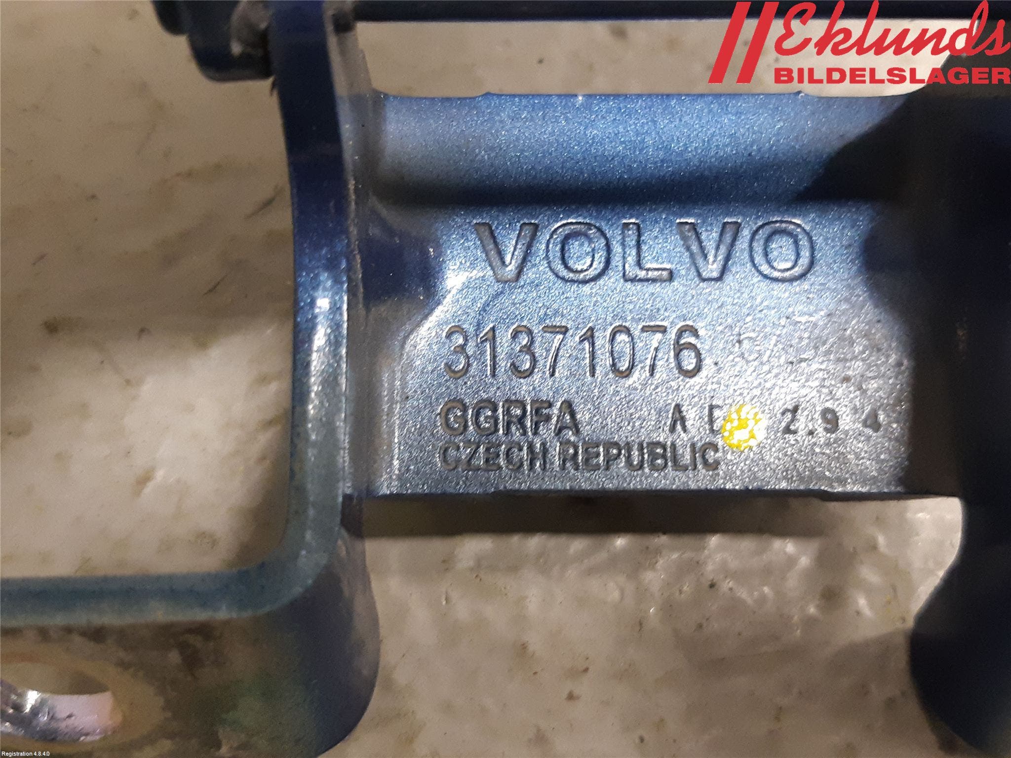 Volvo XC90/RECHARGE 16- Bakluckegångjärn Hö