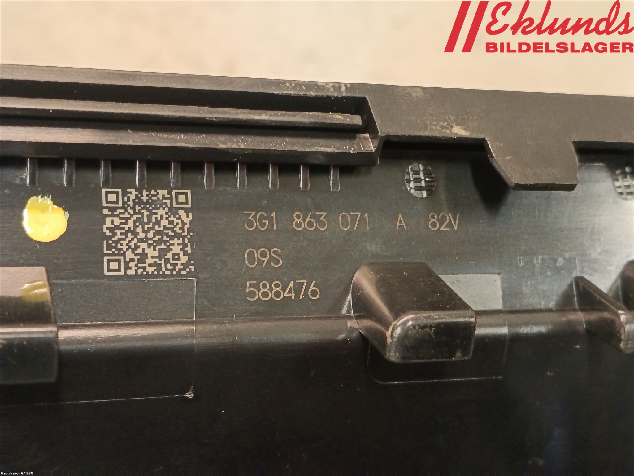 Volkswagen VW PASSAT 15-19 Instrumentbräda Förvaringsfack