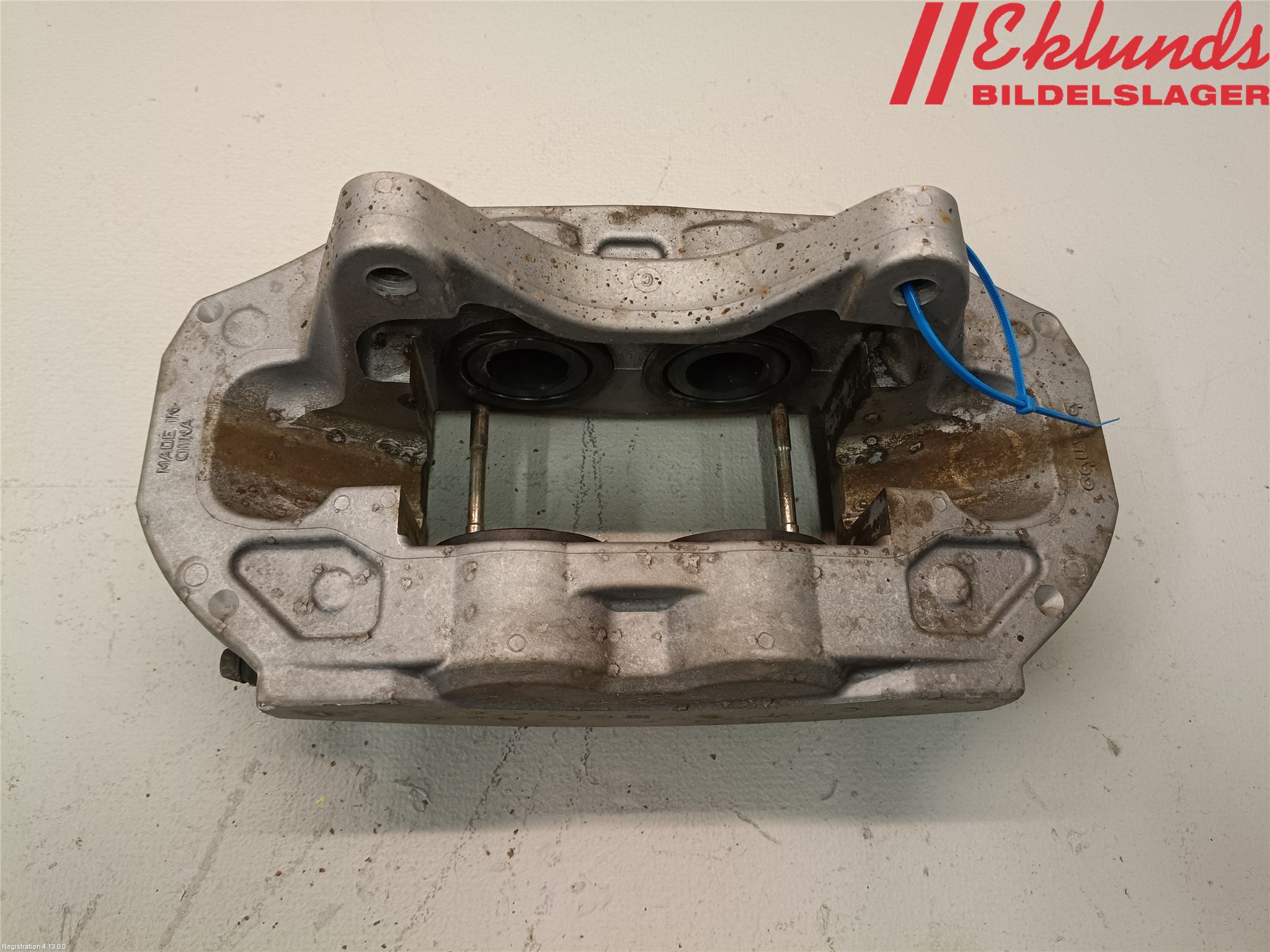 Tesla MODEL 3 17- Bromsok Fram Höger