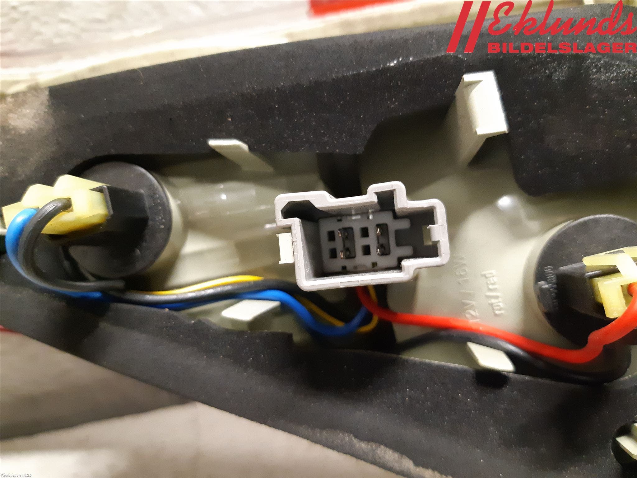 Volvo V70 08-13 Bakljus Lucka Vä