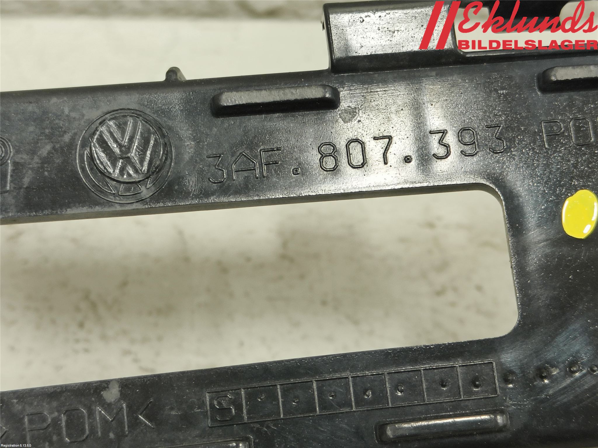 Volkswagen VW PASSAT 11-14 Stötfångarfäste Bak Vä