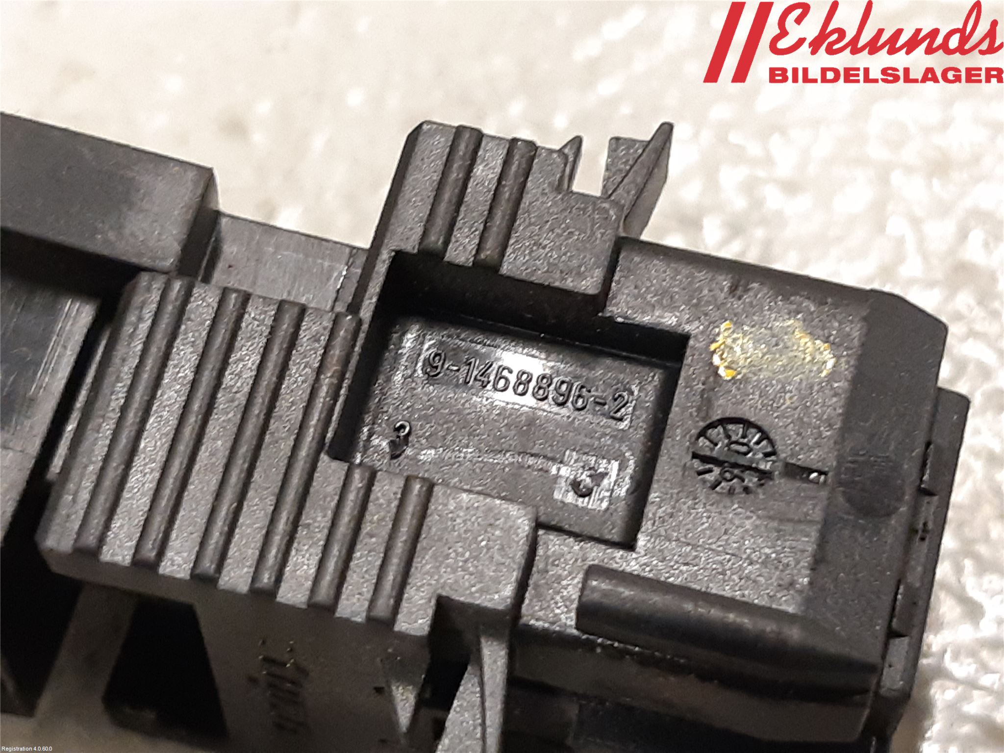 BMW 3 E90/91 SED/TOU 05-12 Bromsljuskontakt