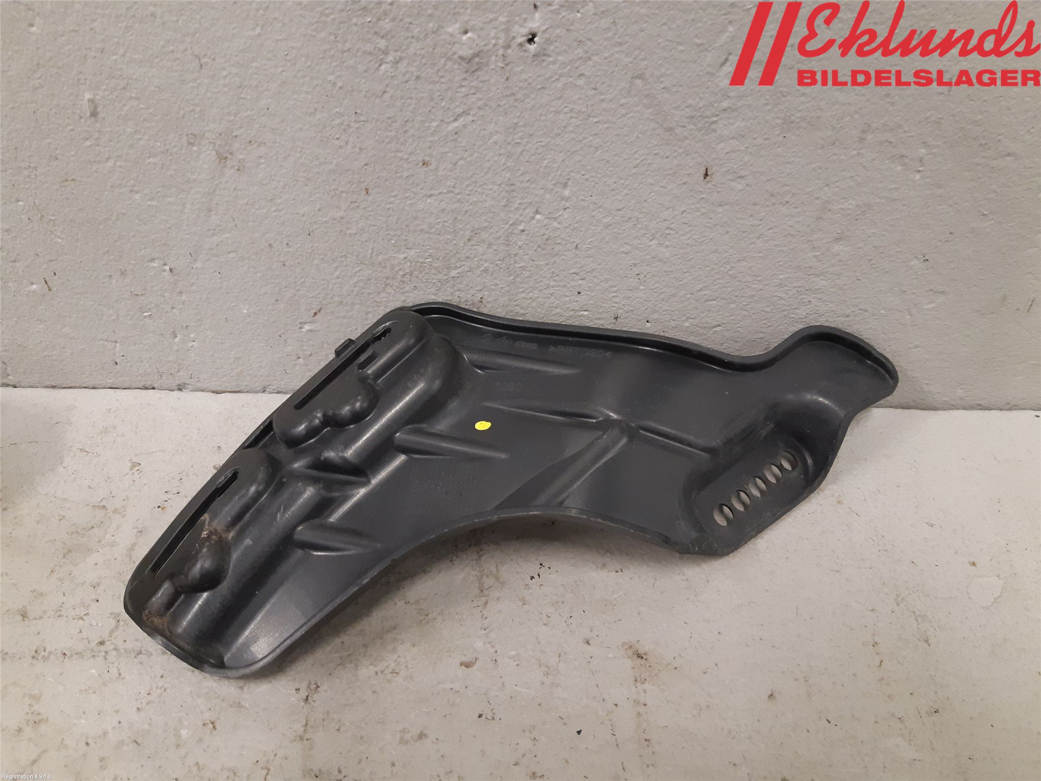 Peugeot PEUGOT 208 16-19 Skärmfäste Fram Hö