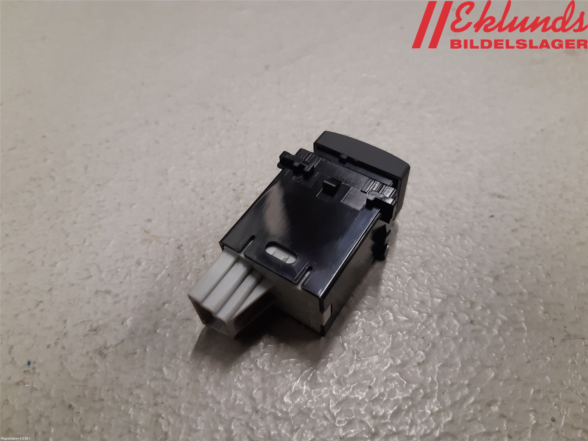 Subaru OUTBACK 15-20 Strömställare Baklucka