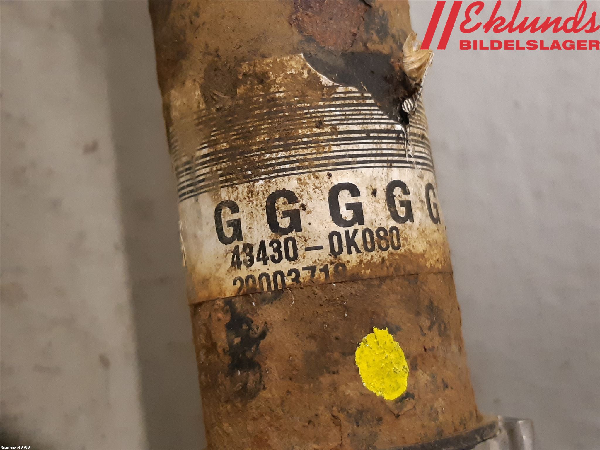 Toyota HILUX 16- Drivaxel Fram Vänster