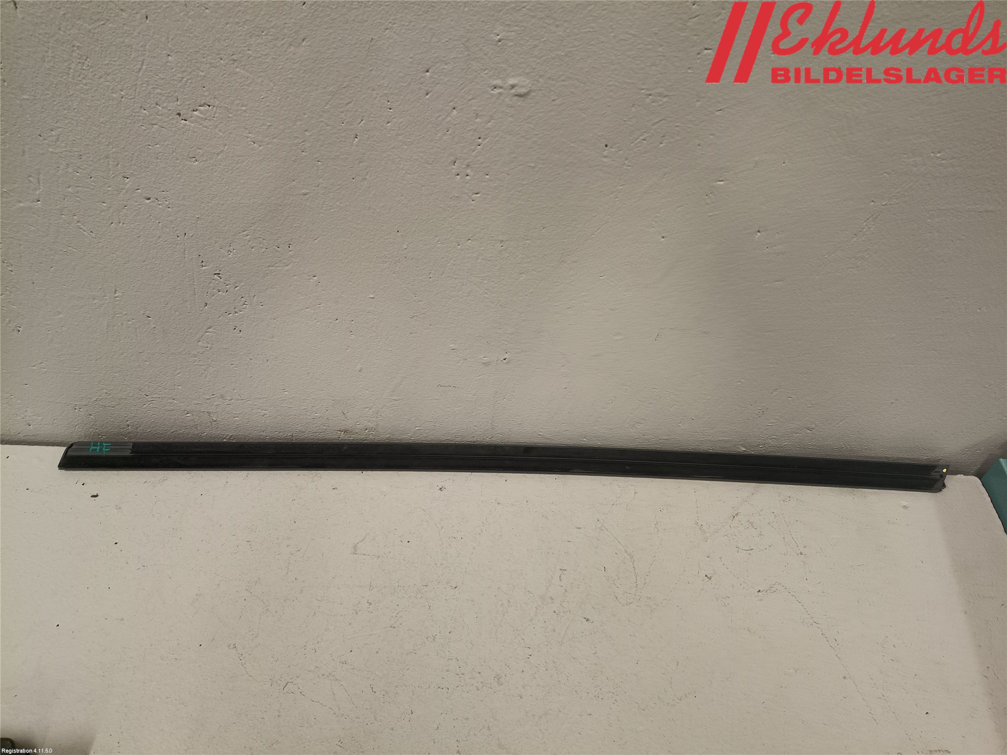 Tesla MODEL Y 21- Dörr Dekorlist Fram Hö