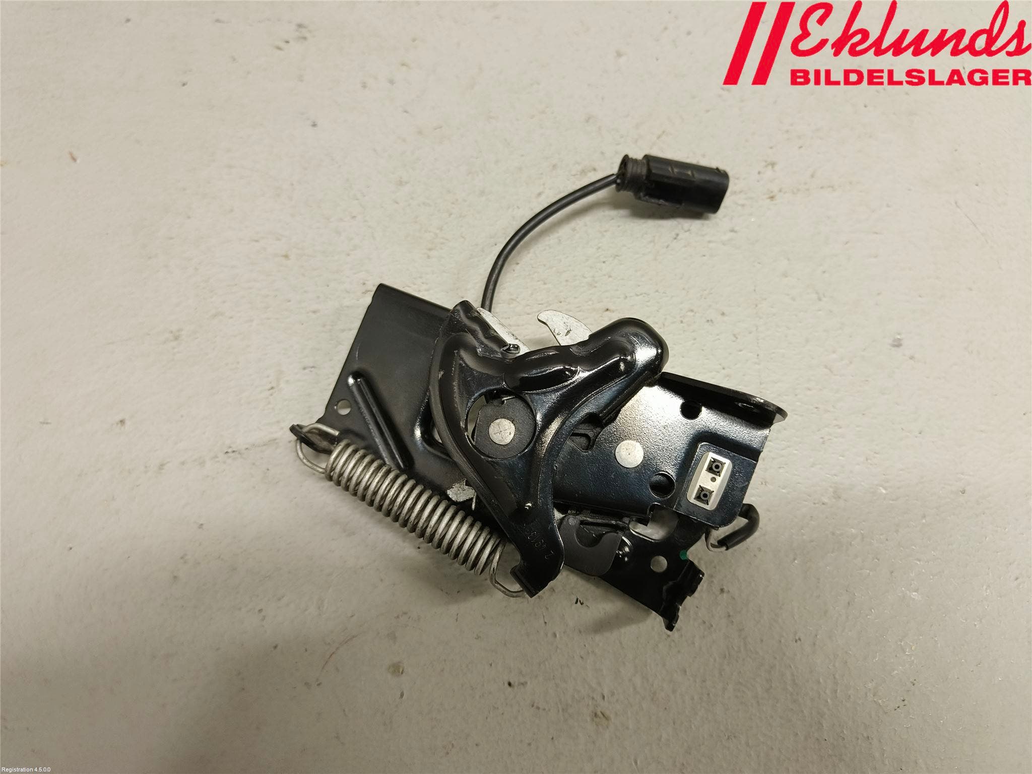 BMW 3 F30/F31/F80 12-19 Huvlås