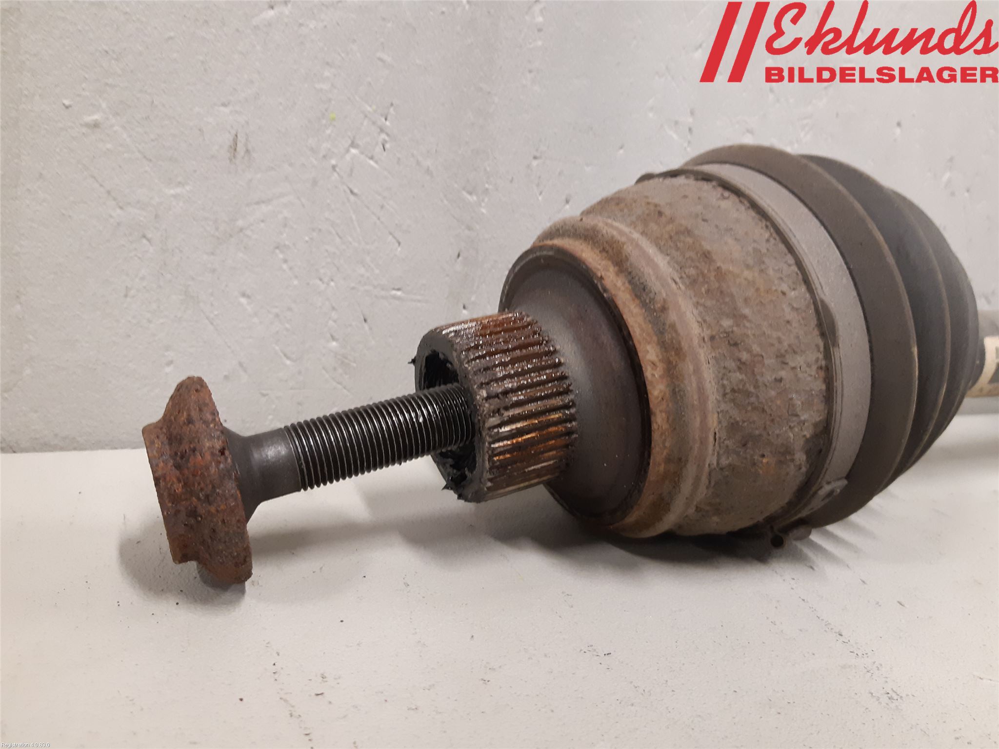 Audi A4 12-15 Drivaxel Fram Vänster