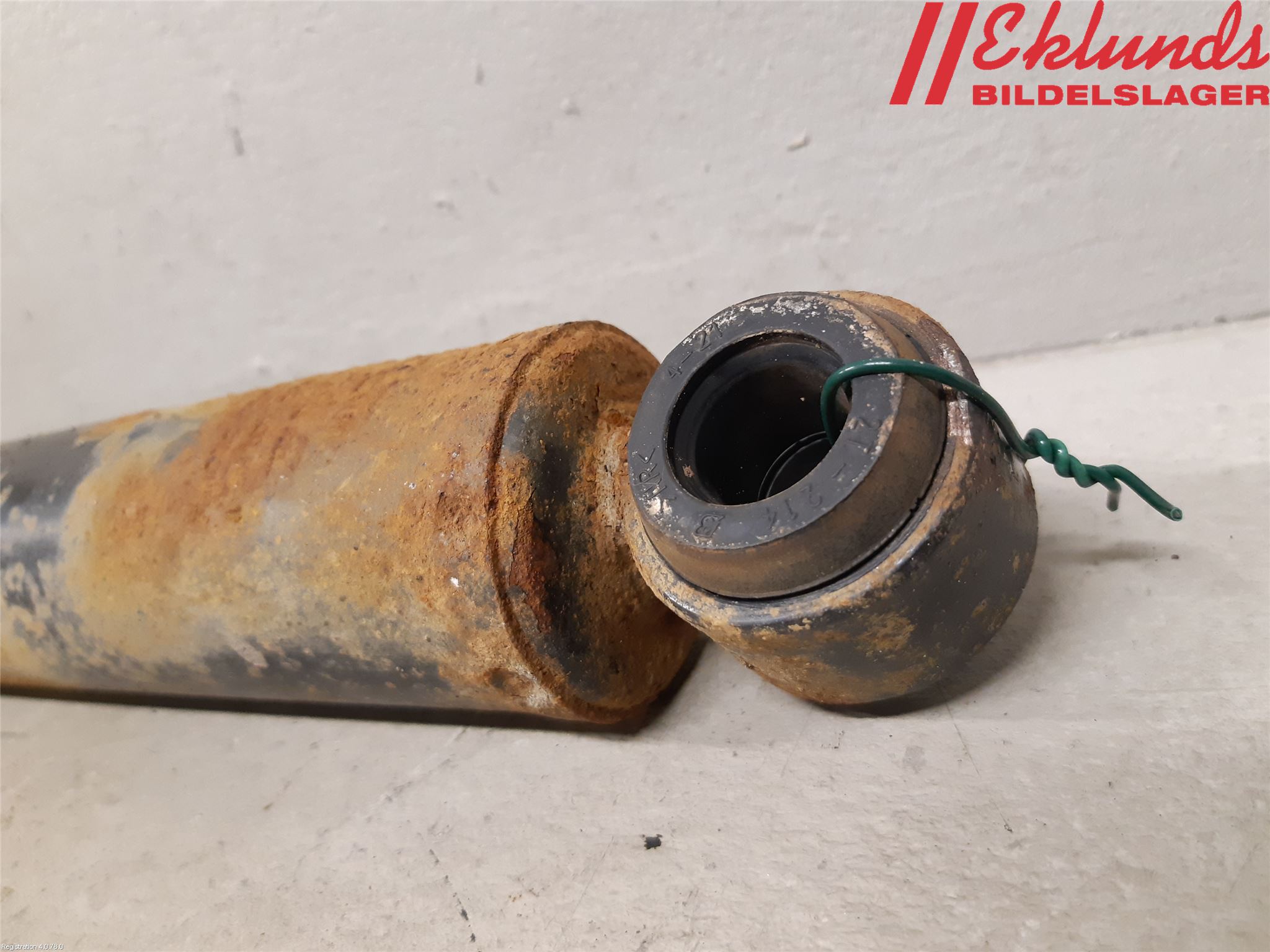 Toyota HILUX 16- Stötdämpare Bak