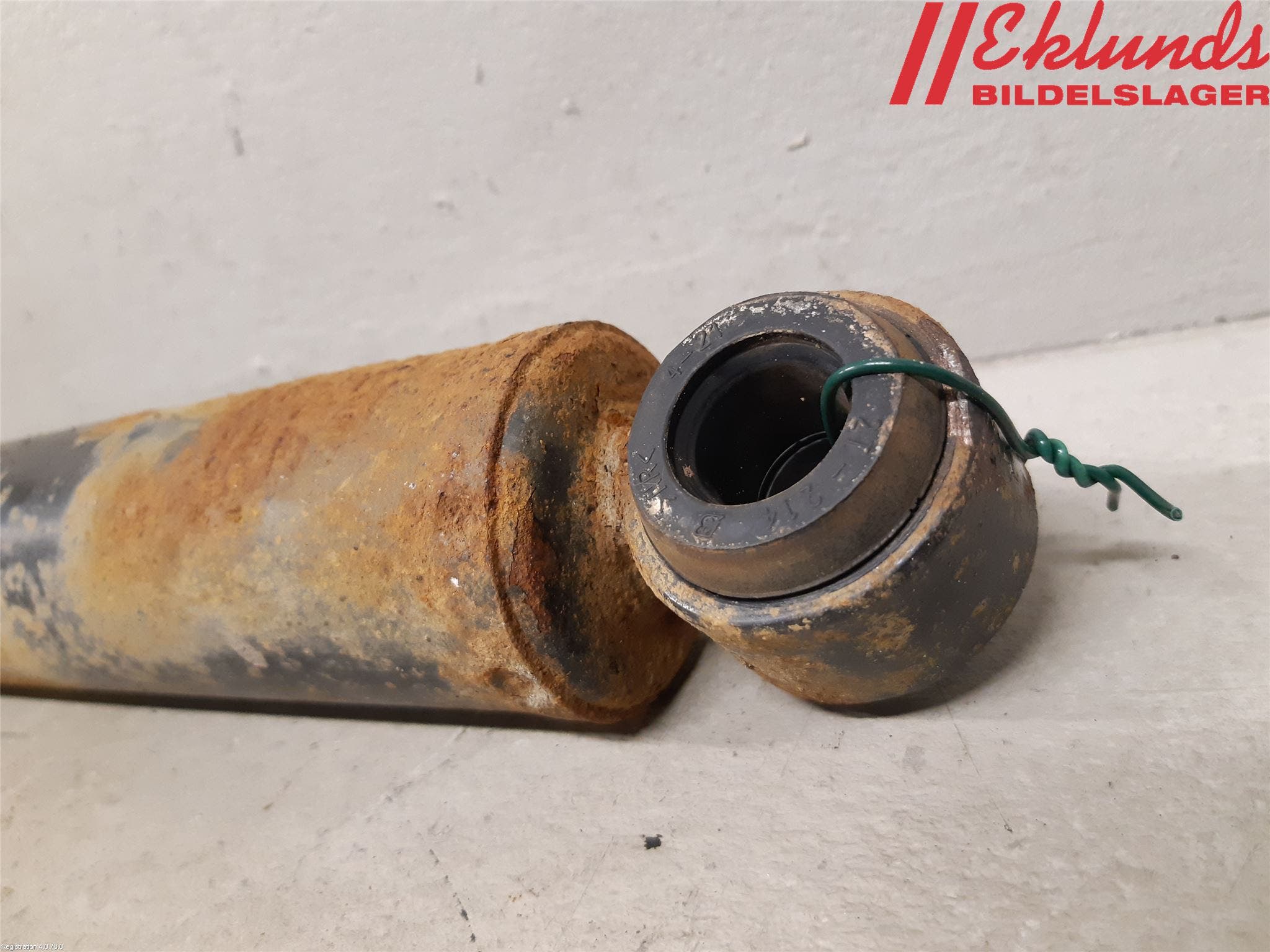 Toyota HILUX 16- Stötdämpare Bak