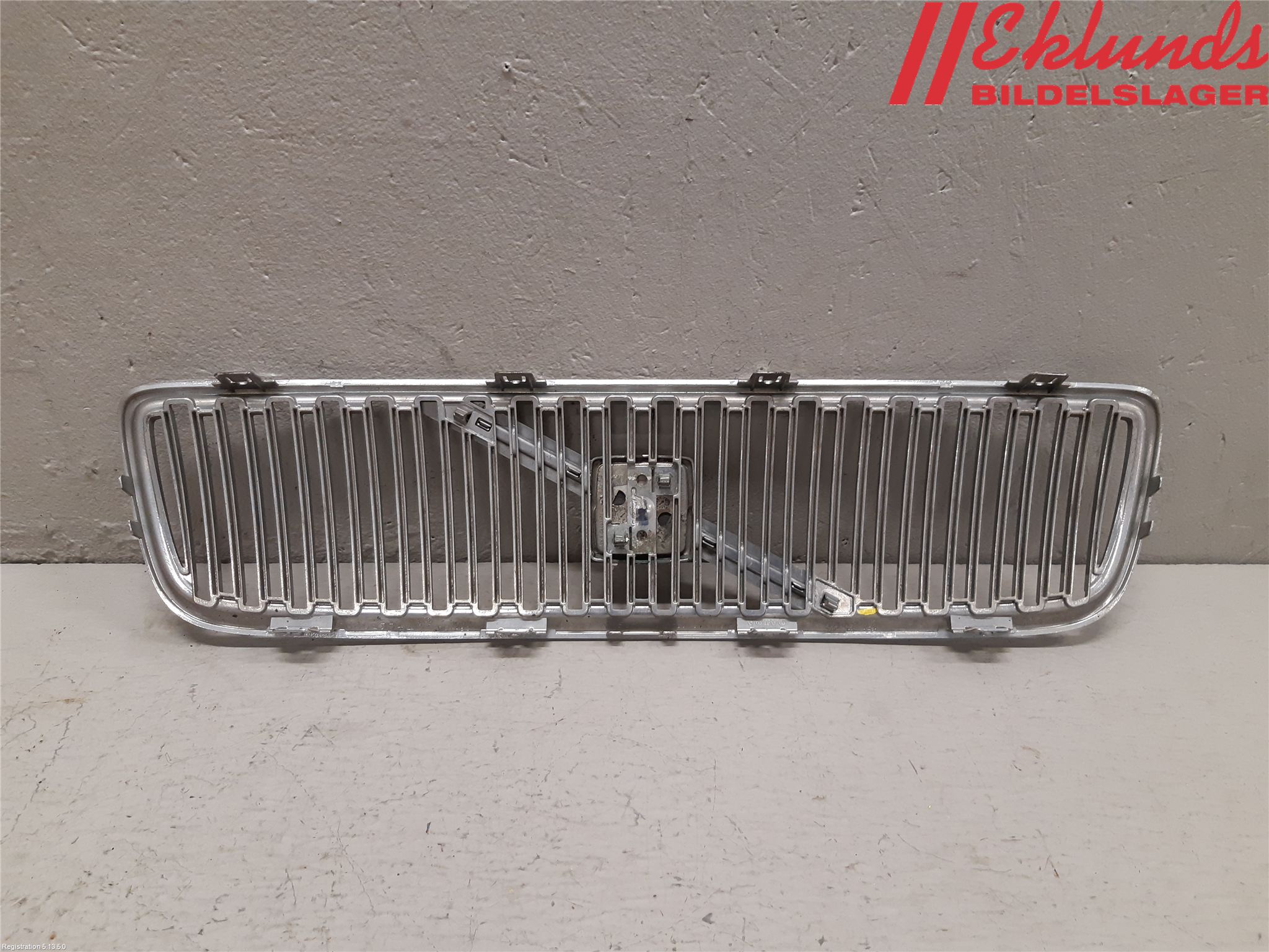 Volvo V70 05-08 Grill Komp