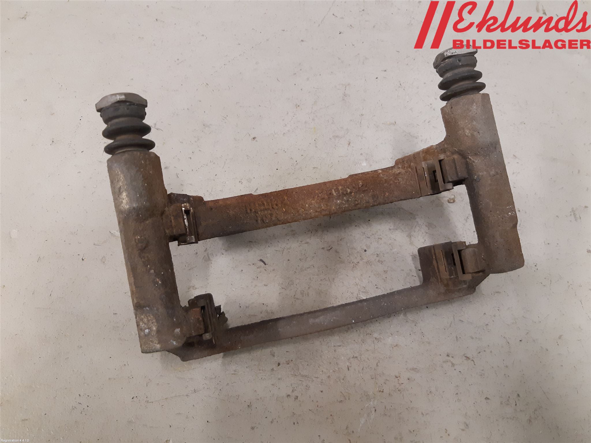 Ford RANGER 22- Bromsokshållare