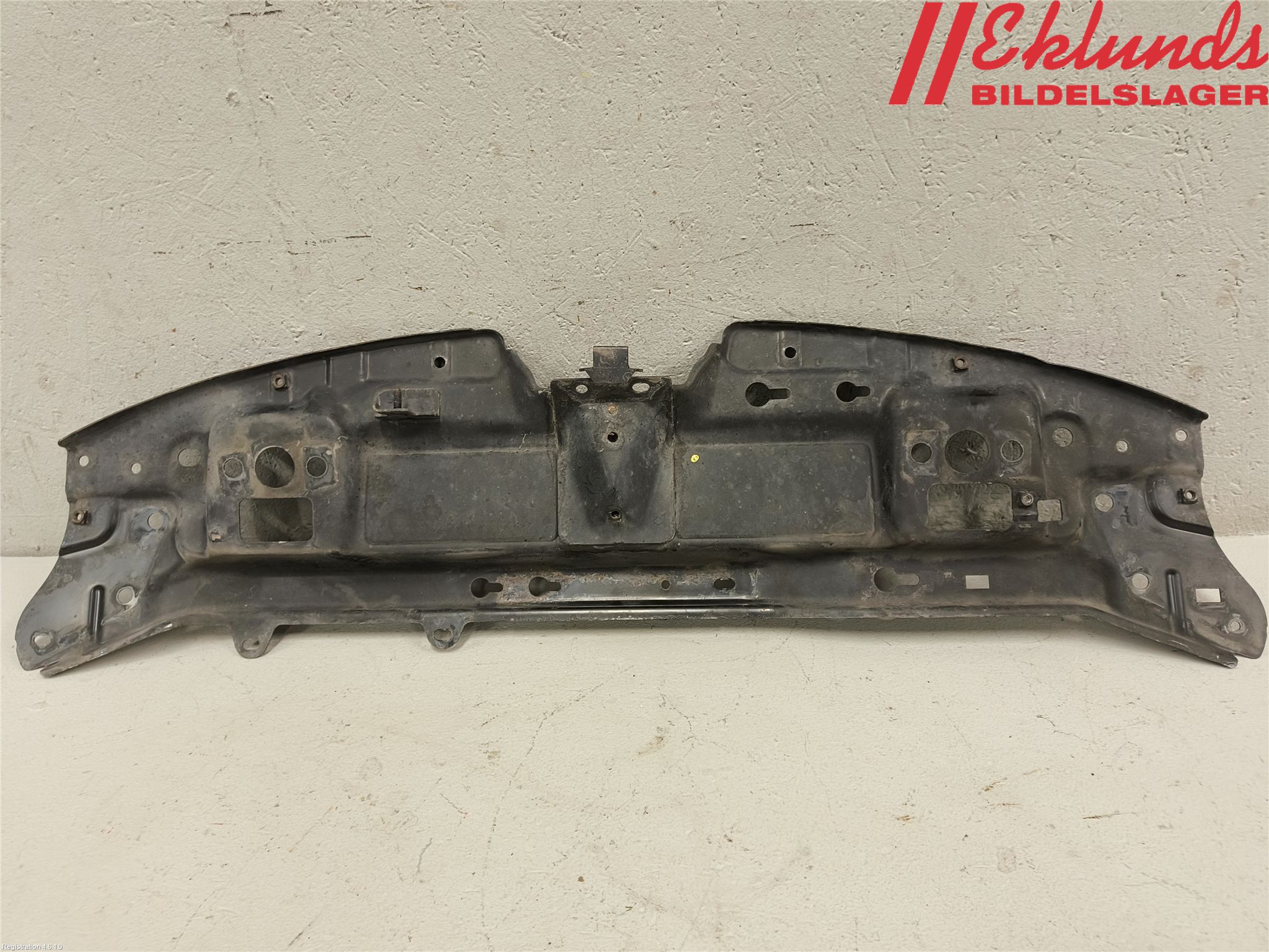 Saab 9-3 VER2/VER3 08-15 Front Huvlåsplåt-Balk