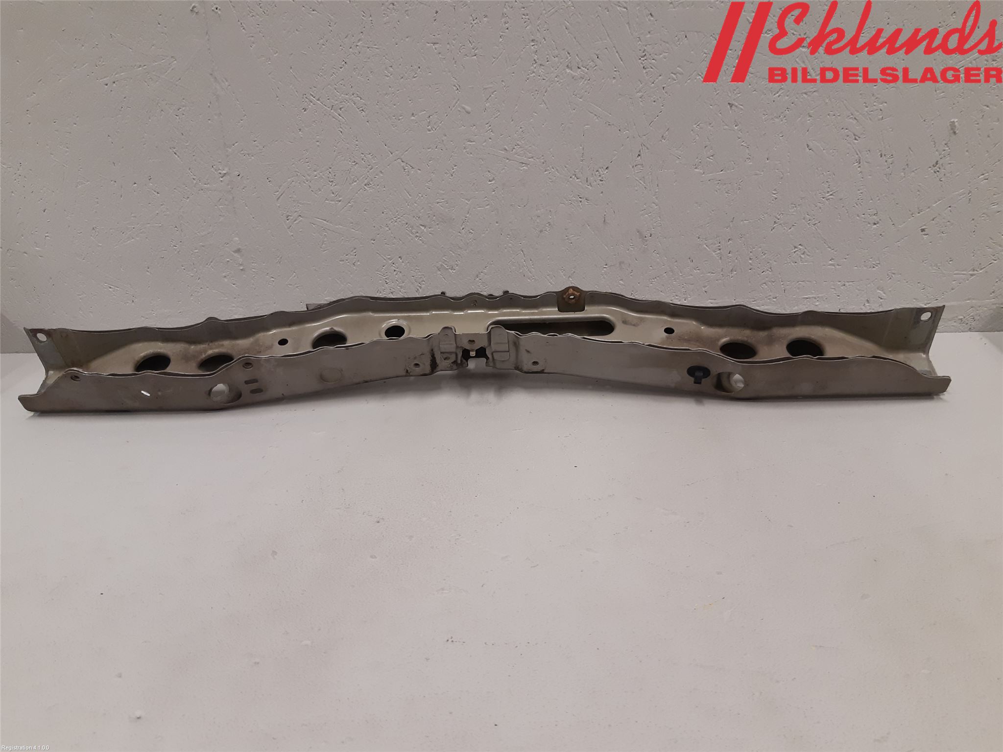 Toyota VERSO 09-18 Frontplåt Övre