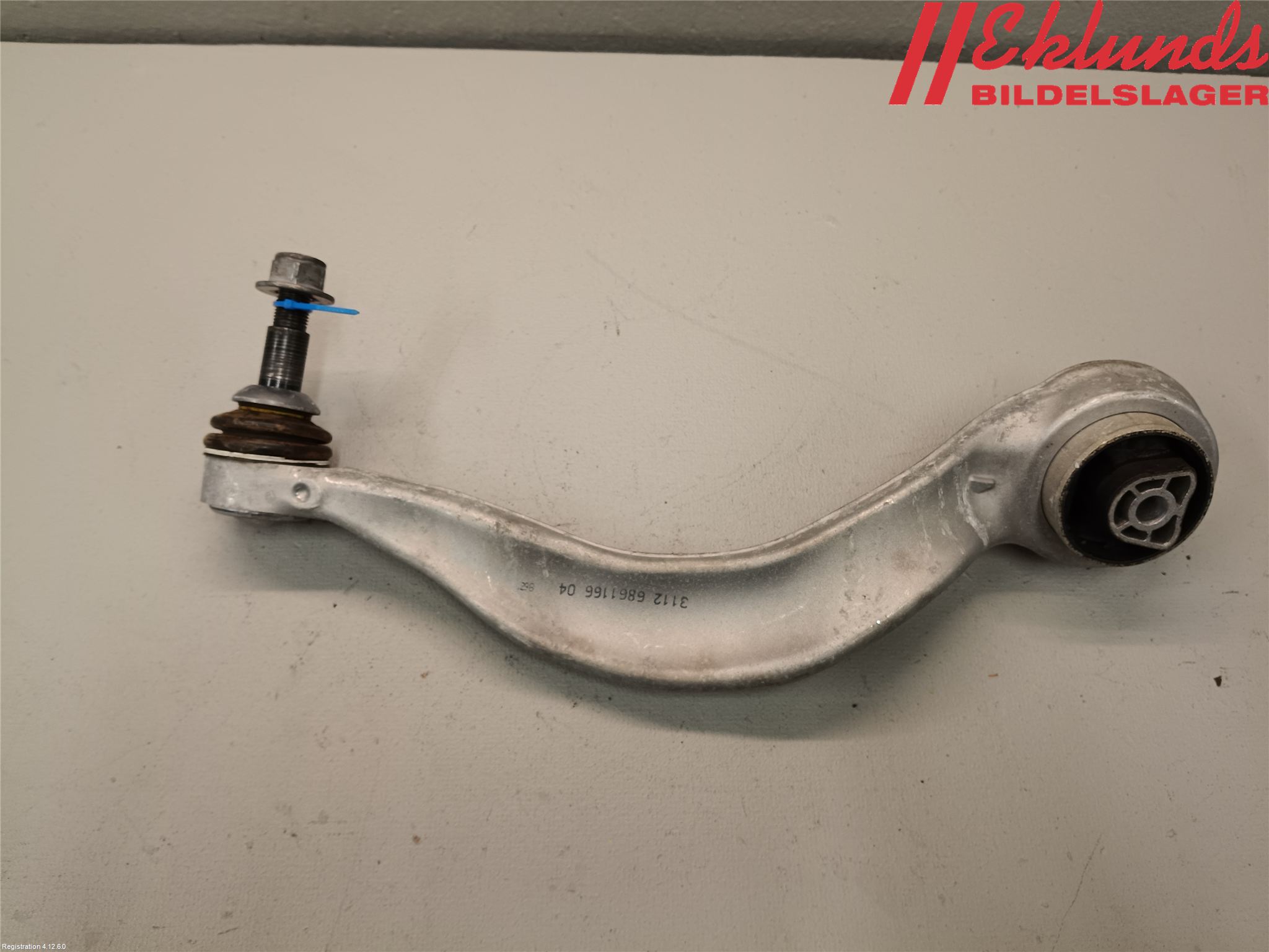 BMW 5 G30/G31/F90 17-23 Bärarm Fram Undre Hö