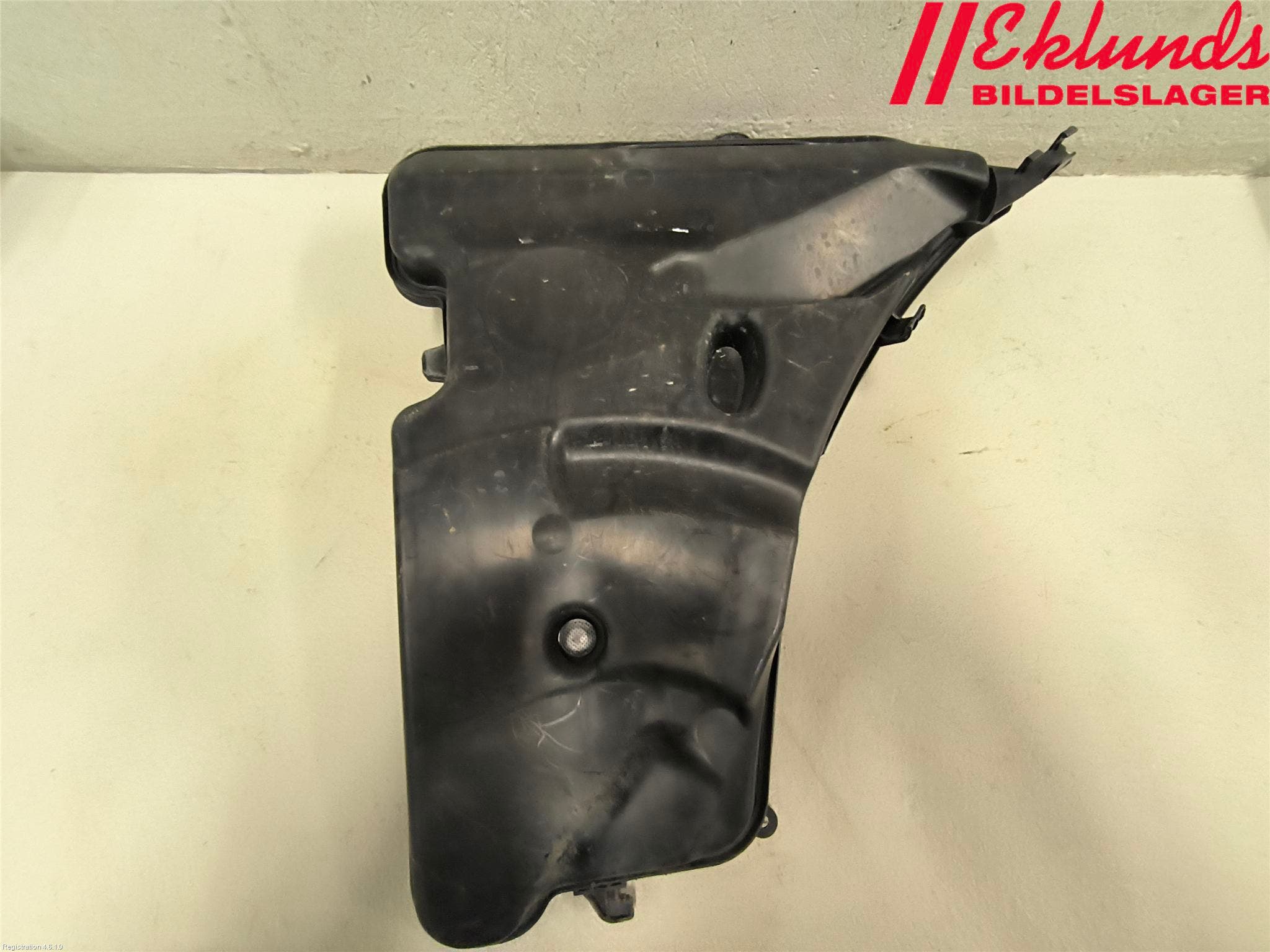 BMW 5 G30/G31/F90 17-23 Spolartank Vindruta