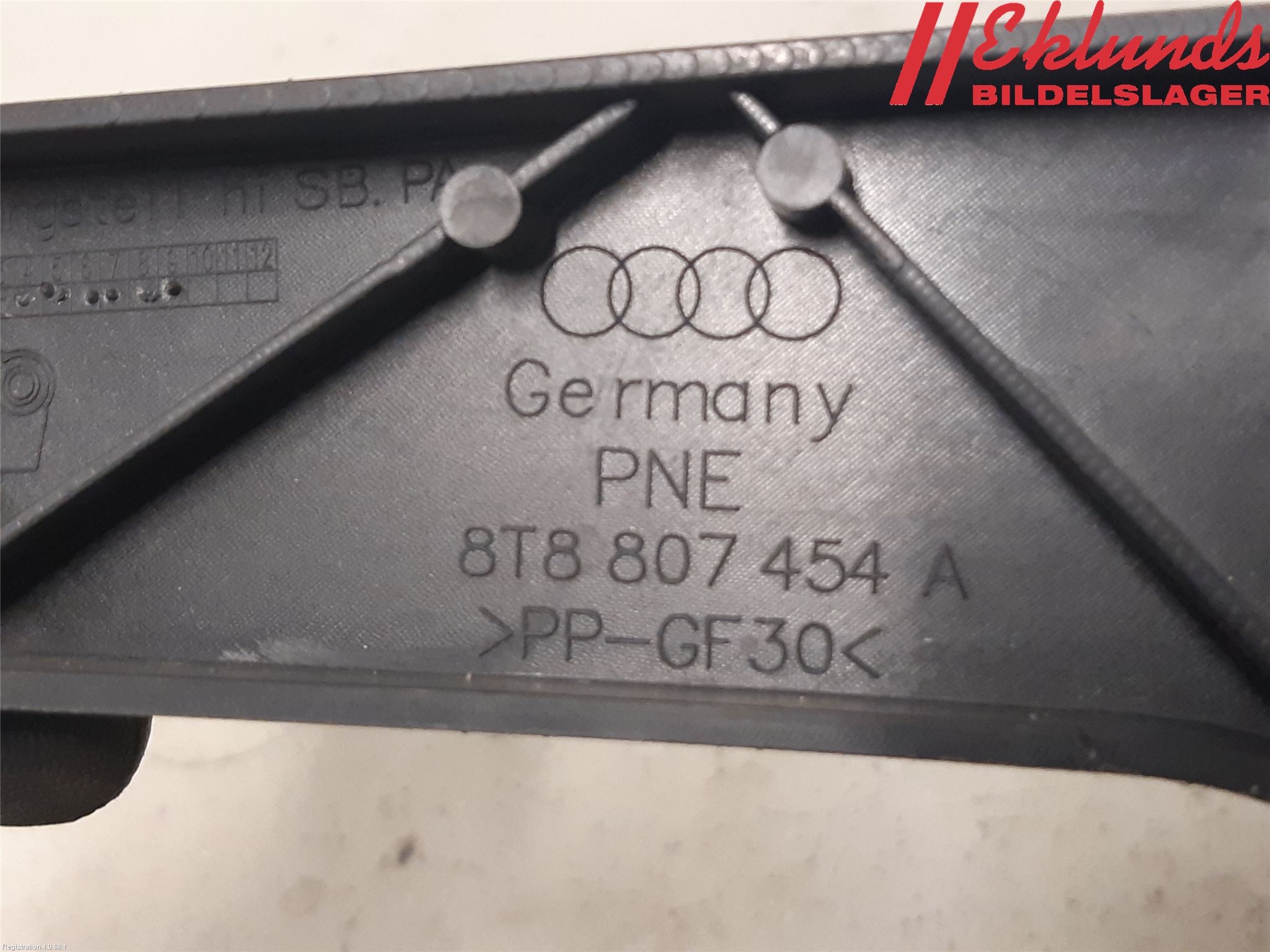 Audi A5 07-16 Stötfångarfäste Bak Hö