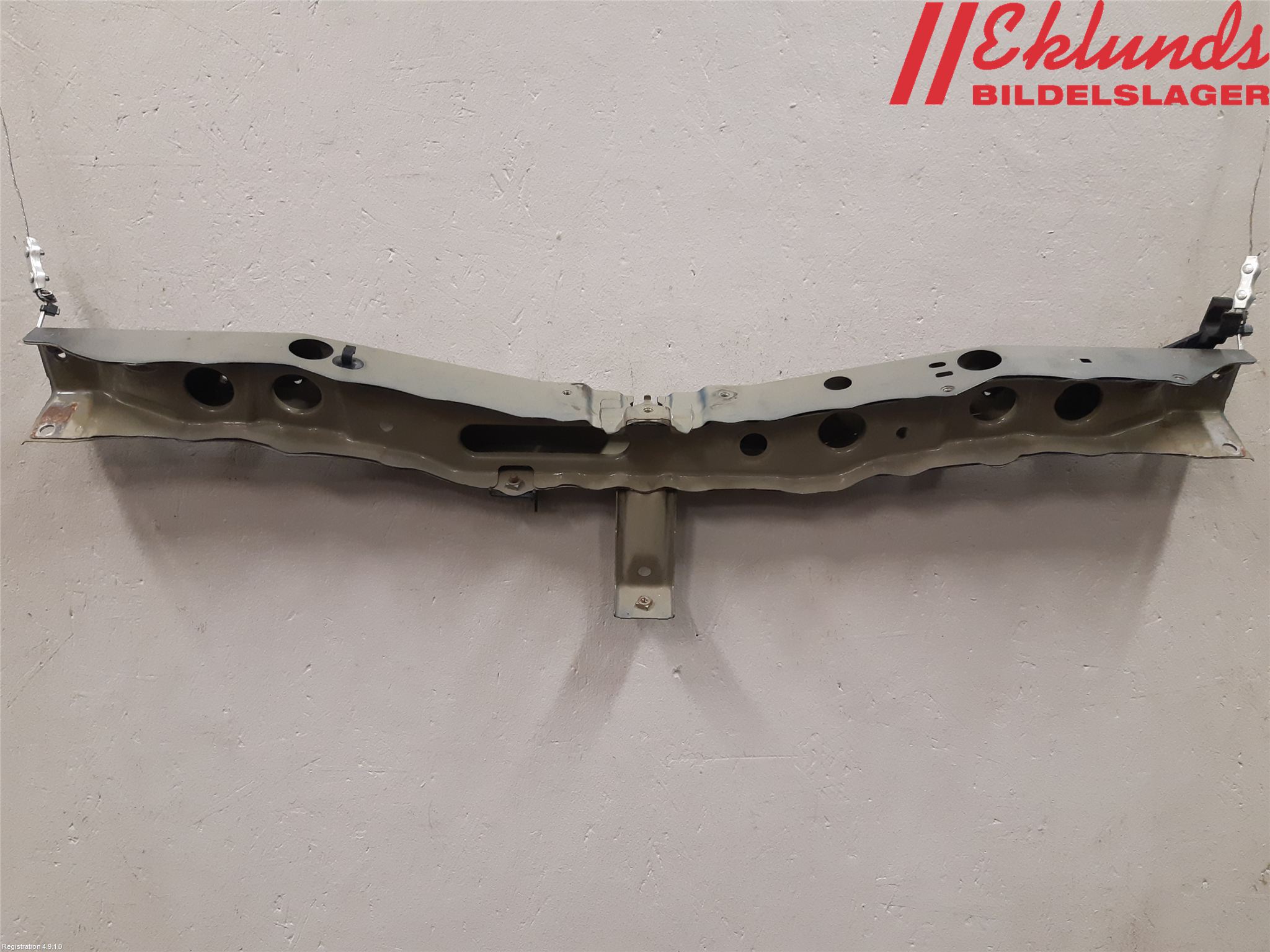 Toyota AVENSIS 16-18 Front Huvlåsplåt-Balk