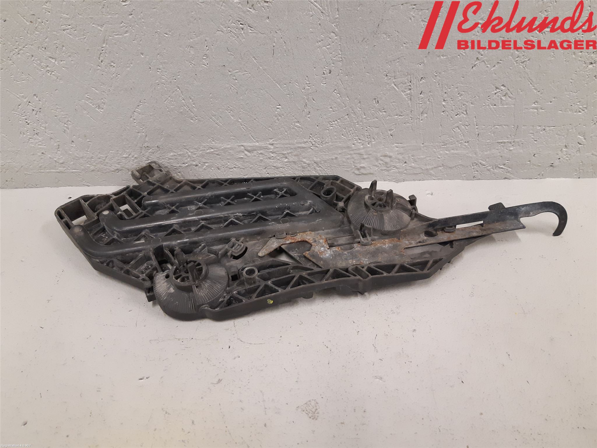 Skoda OCTAVIA (1Z) 05-13 Strålkast Fästsarg