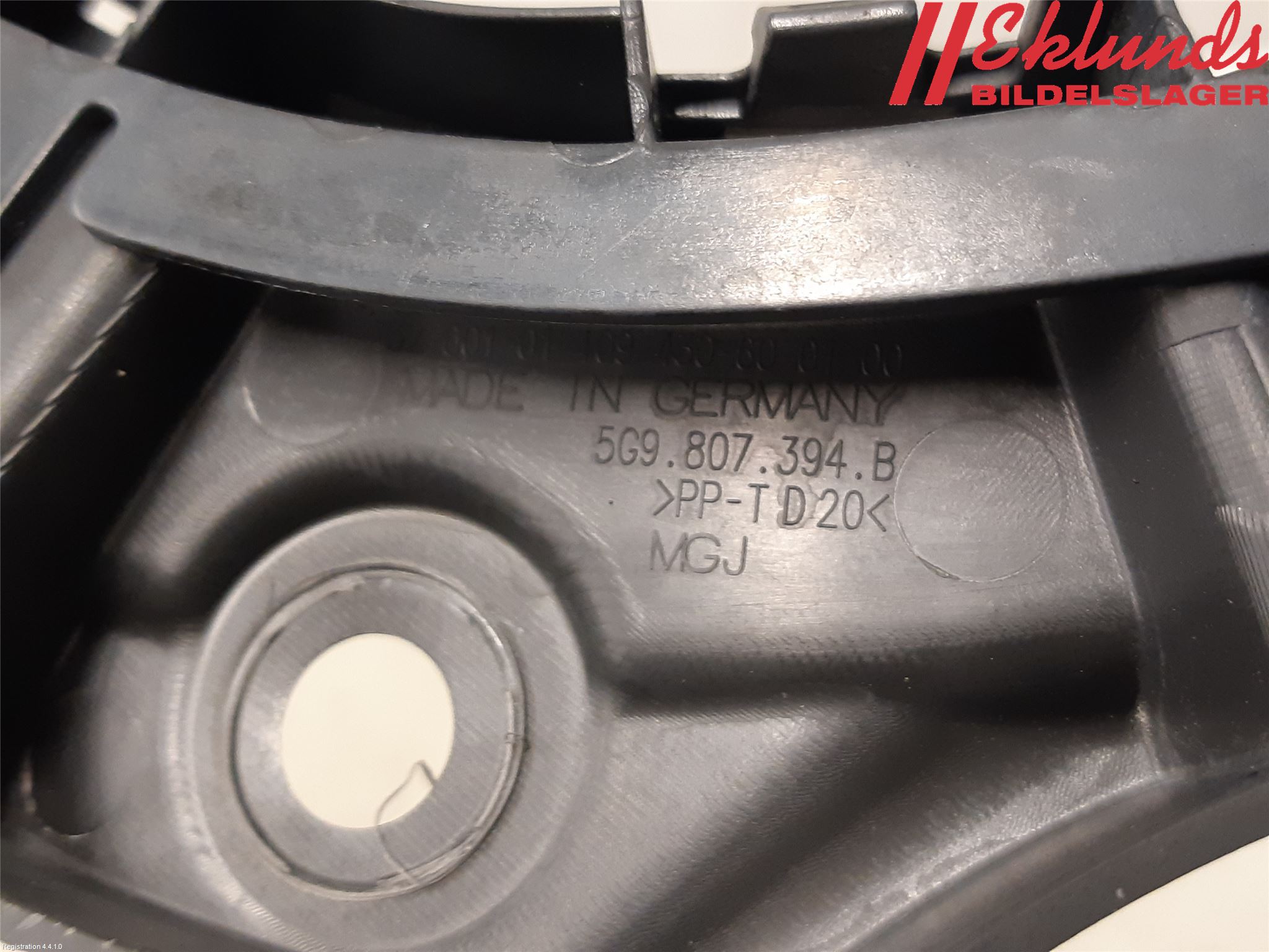 Volkswagen VW GOLF / E-GOLF VII 13-20 Stötfångarfäste Bak Hö
