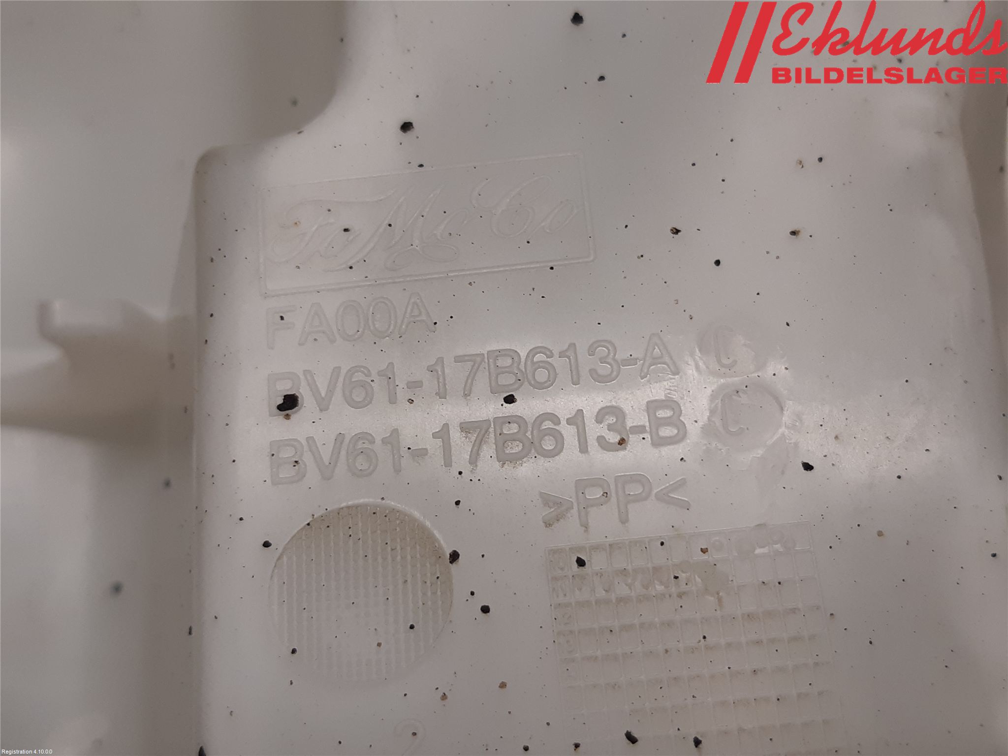 Ford FIESTA 09-12 Spolartank Vindruta