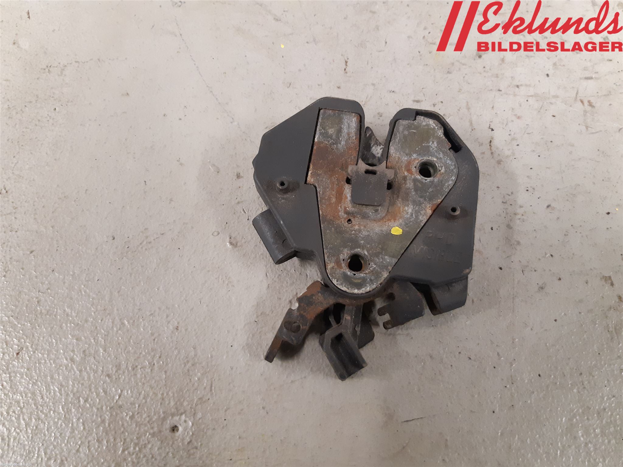 Volvo V70 00-04 Huvlås