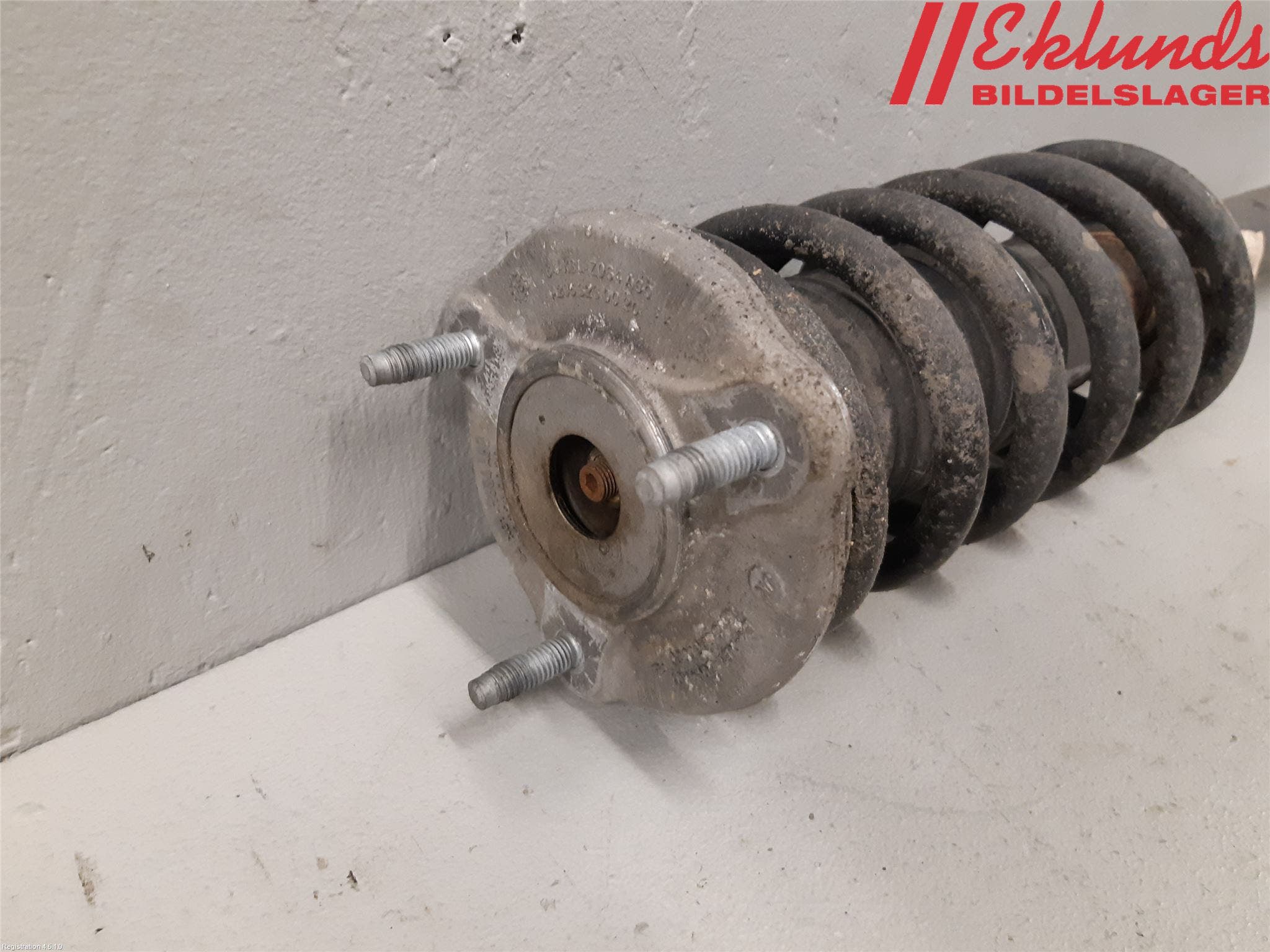 Mercedes-Benz MB C-KLASS (W205) 14-21 Fjäderben Fram Vänster