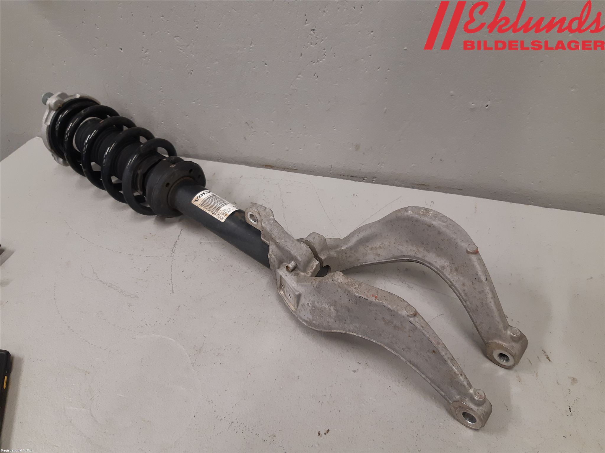 Volvo XC60 18- Fjäderben Fram Vänster