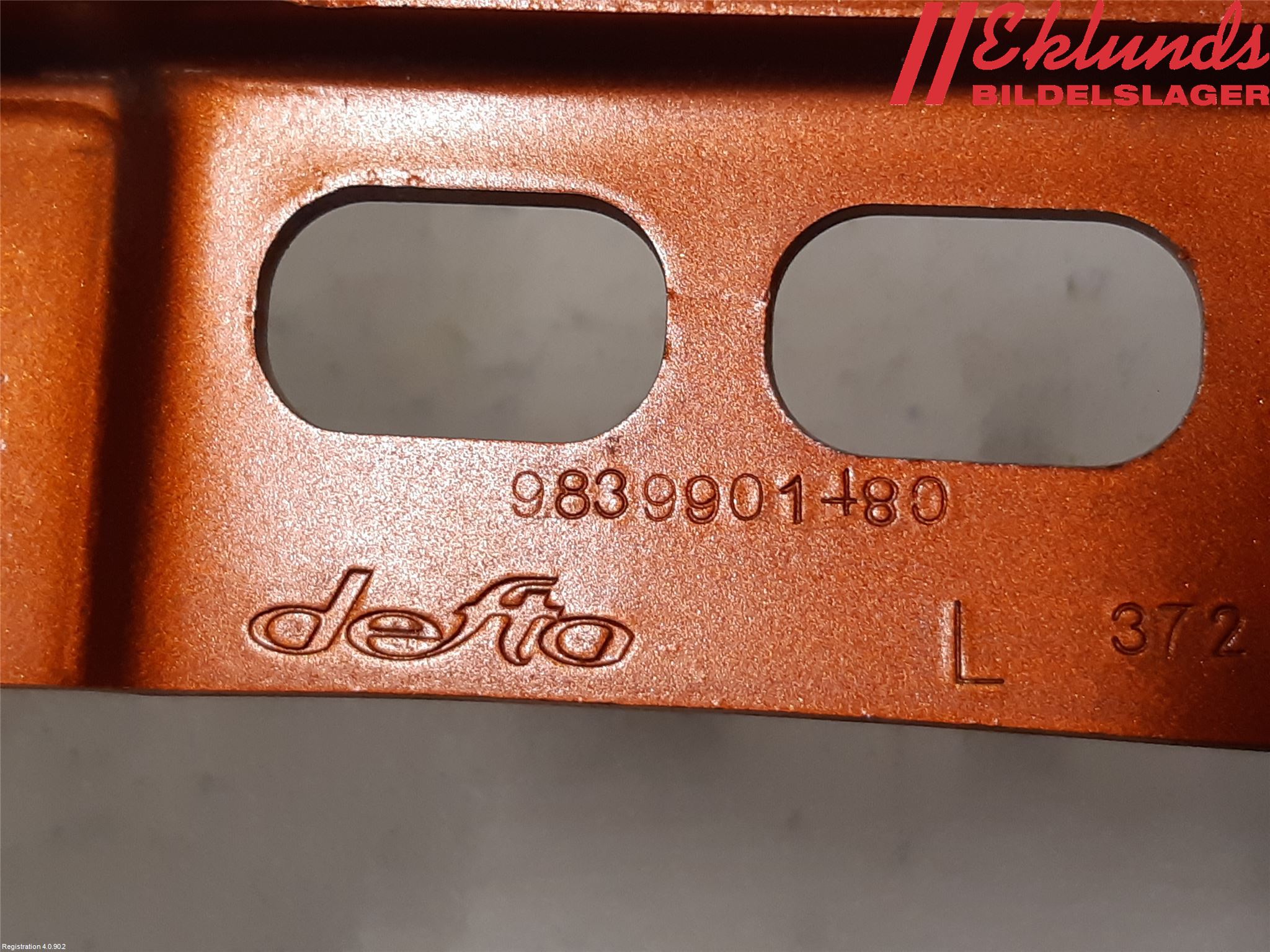 Peugeot 2008/E-2008 20- Huvgångjärn