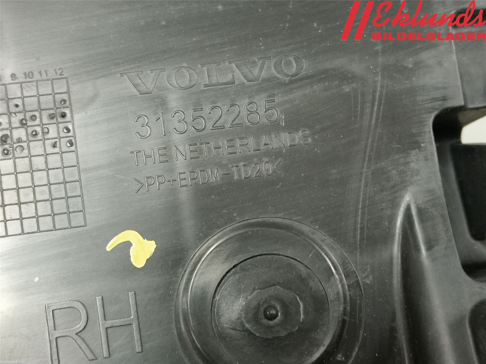 Volvo V60 14-18 Stötfångarfäste Bak Hö