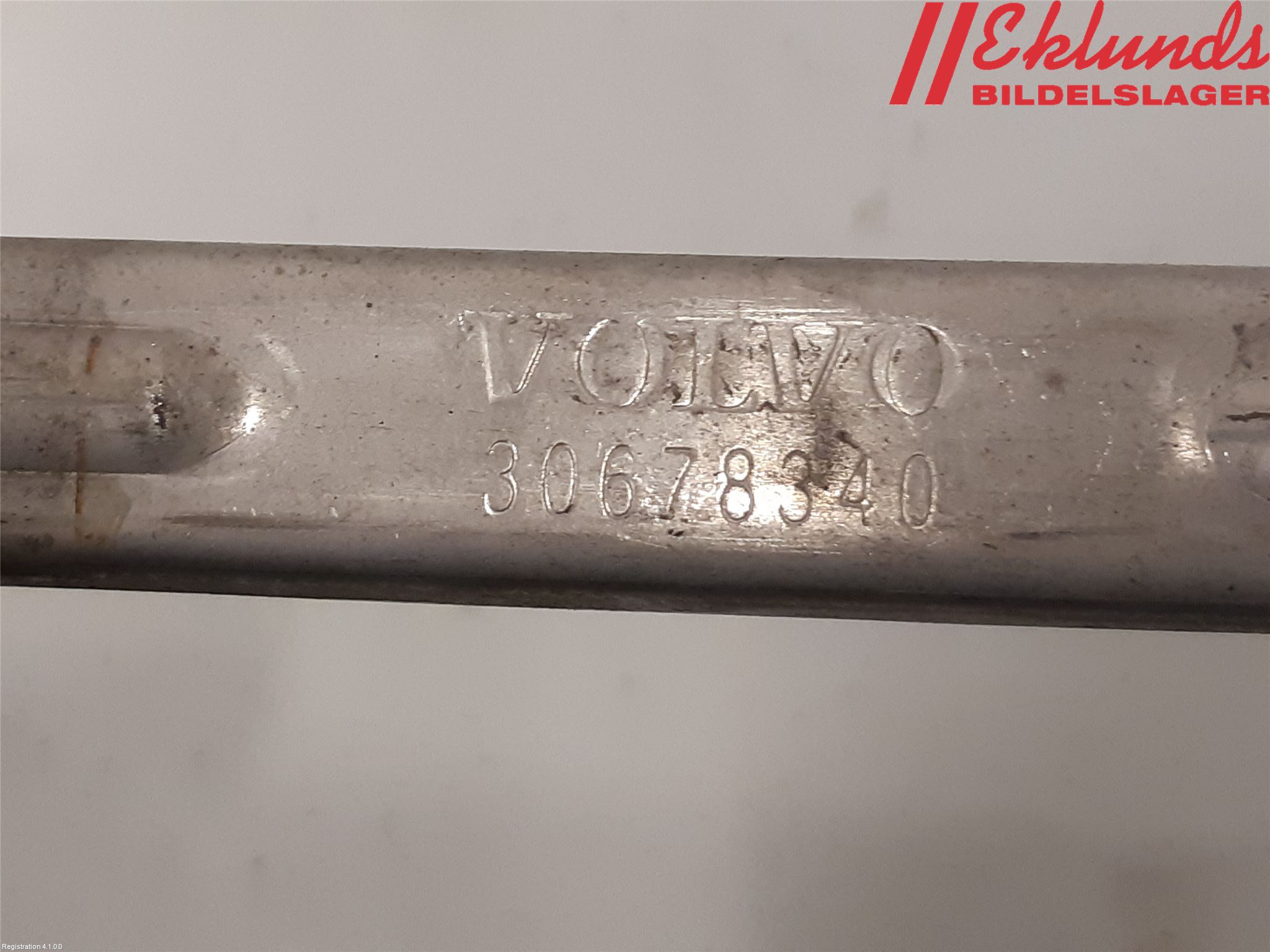 Volvo XC70 08-13 Strålkast Fästsarg