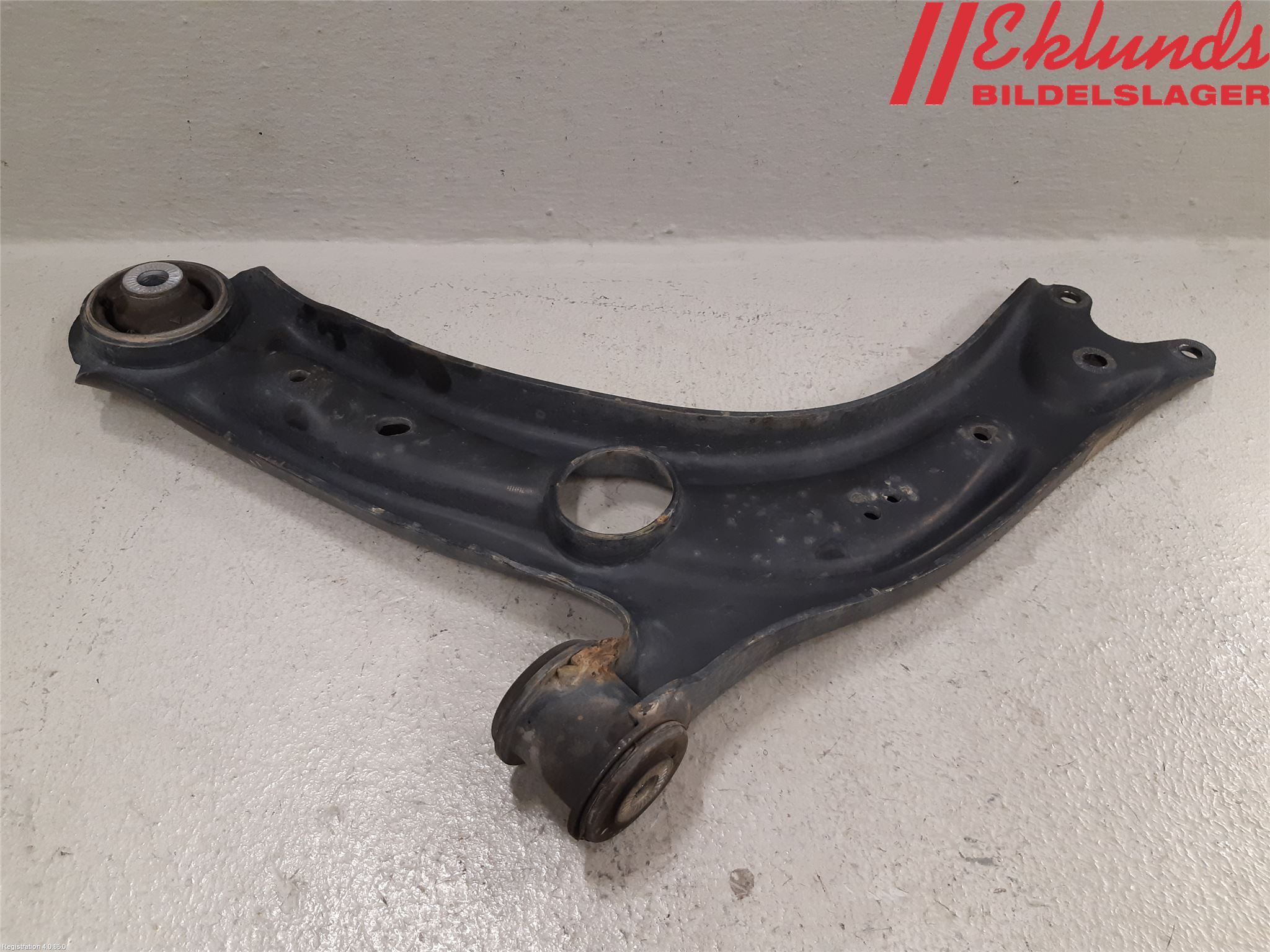 Volkswagen VW PASSAT 15-19 Bärarm Fram Undre Hö