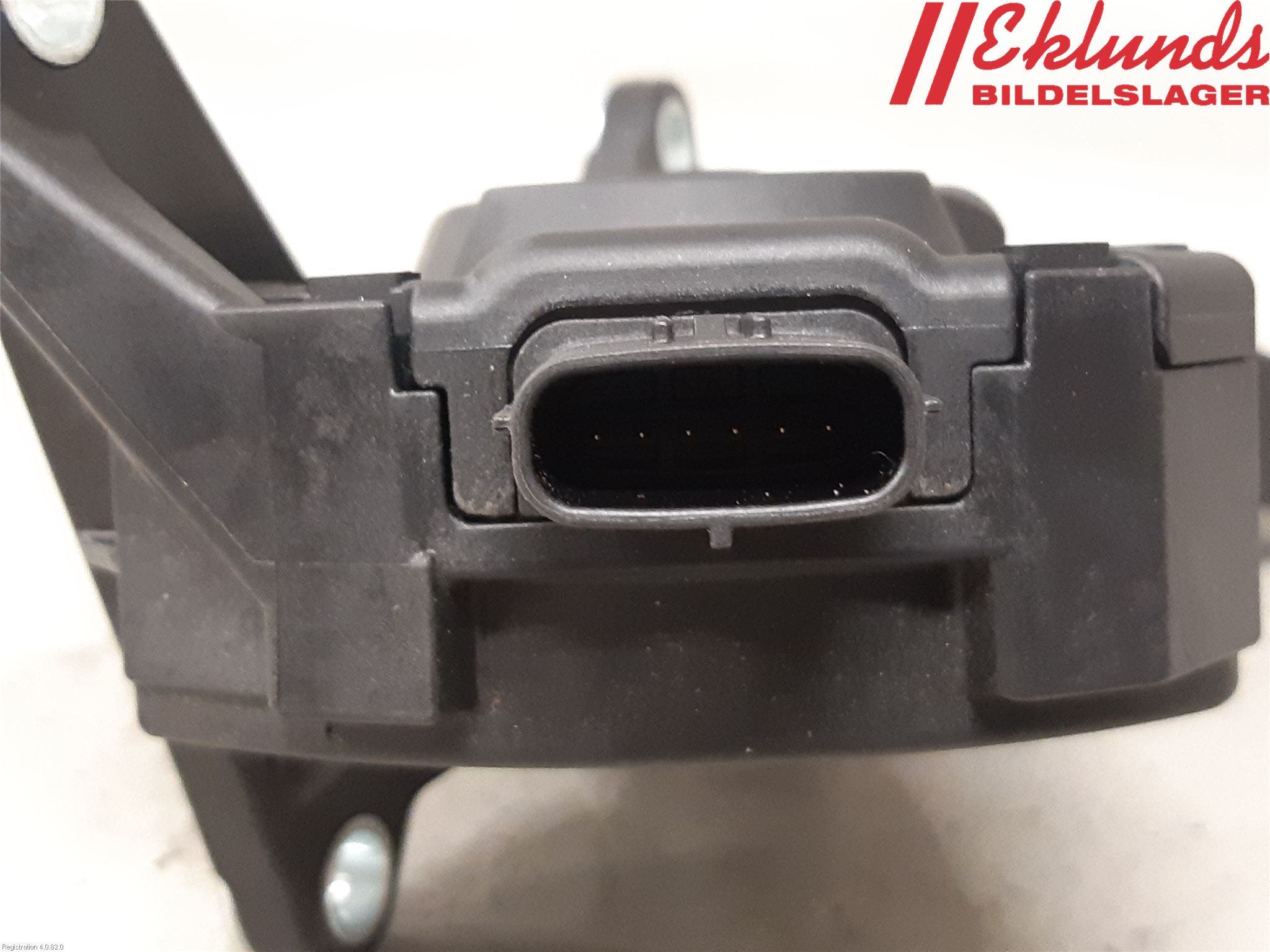 Toyota YARIS CROSS XP21 21- Gaspedal