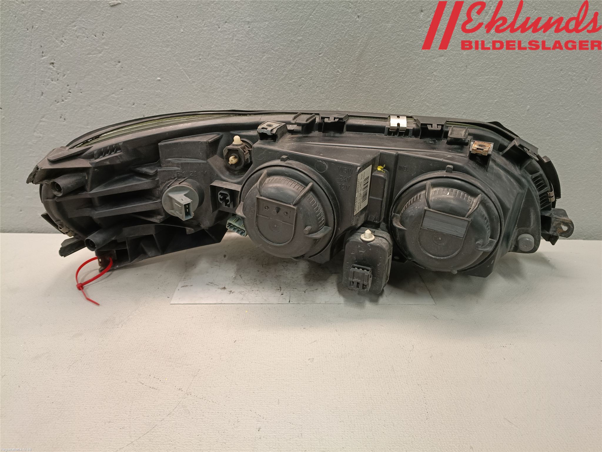 Volvo V70 00-04 Strålkastare Vänster