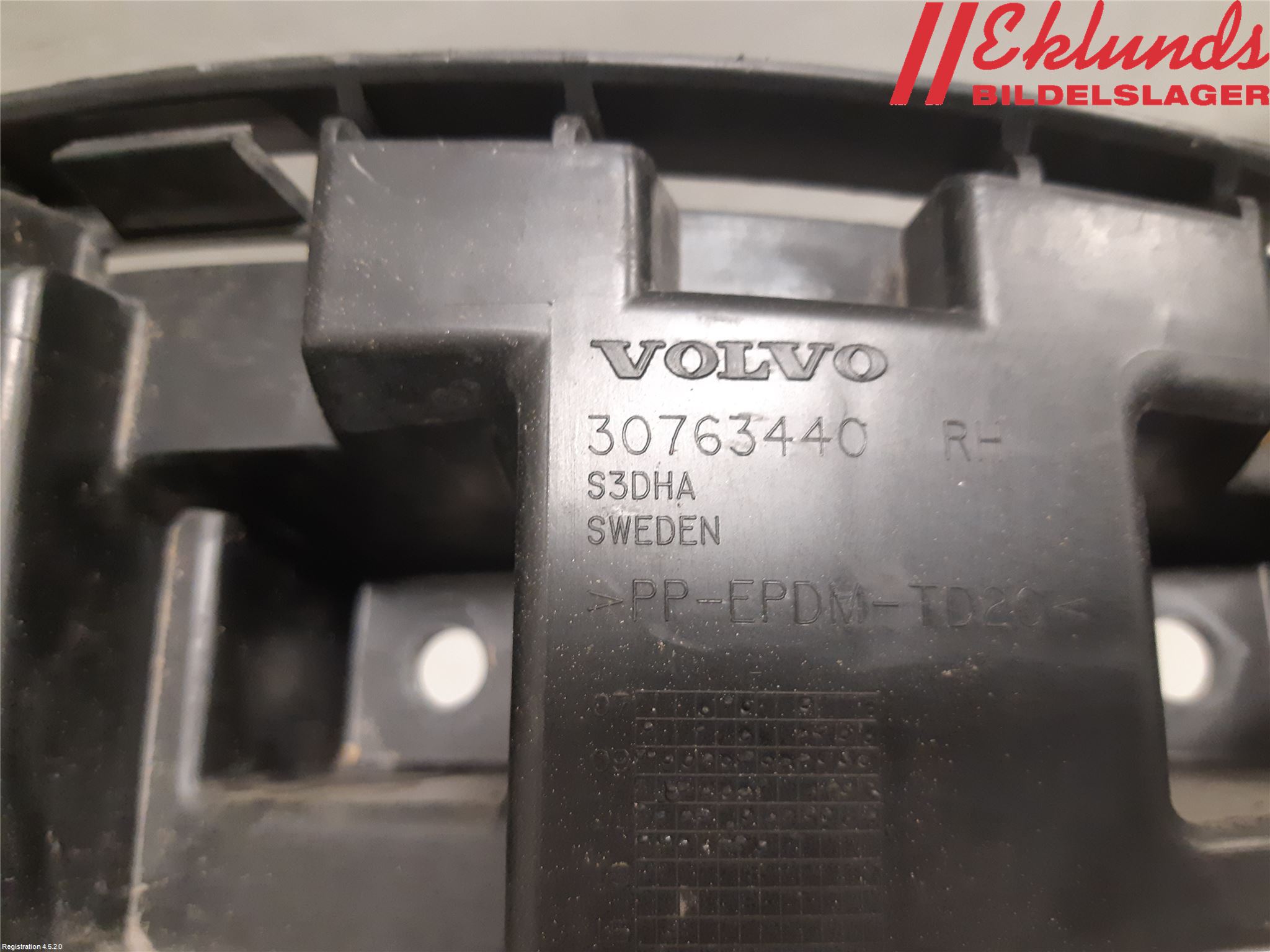 Volvo XC60 09-13 Stötfångarfäste Bak Hö