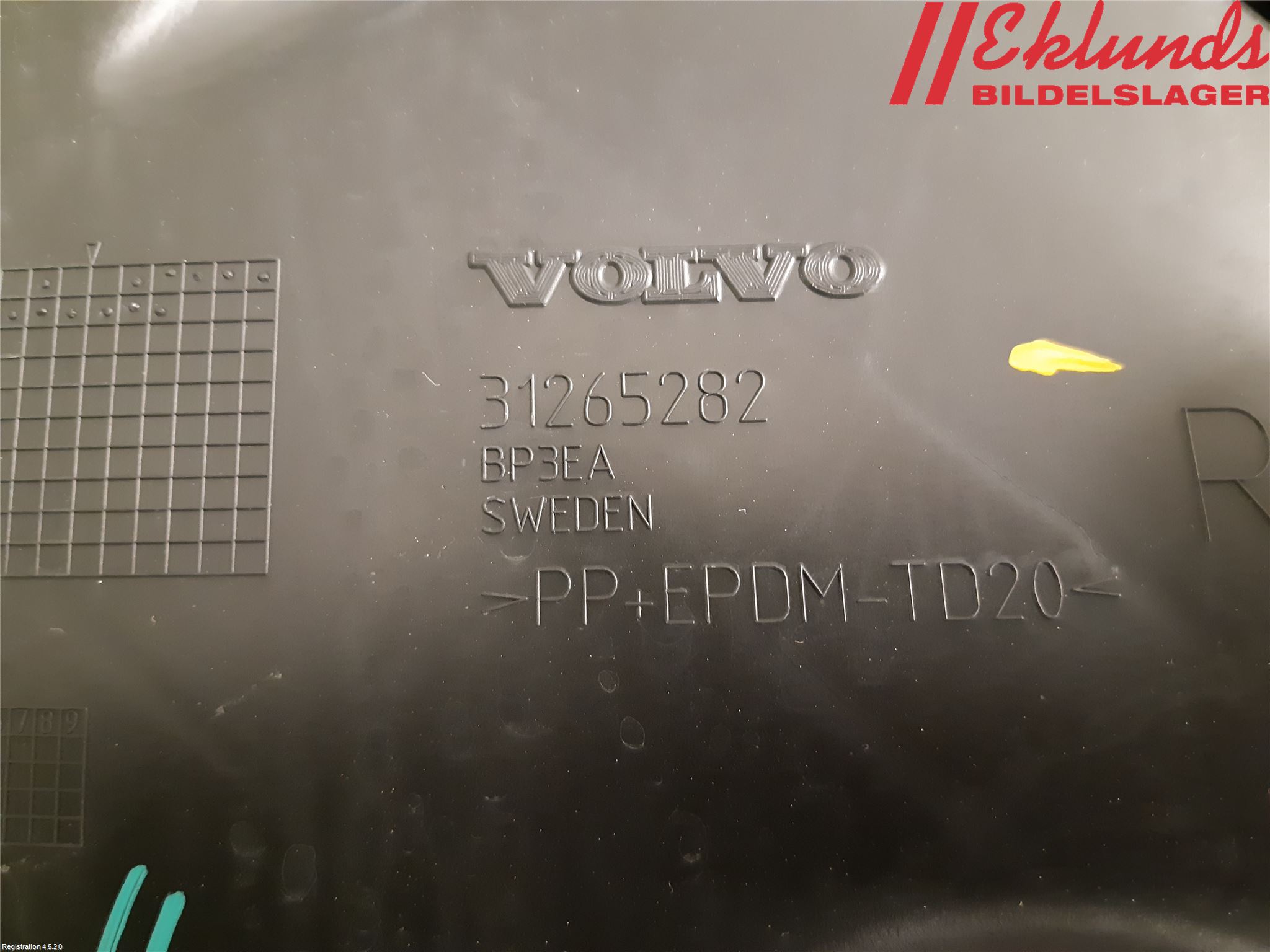 Volvo V60 11-13 Stötfångarfäste Bak Hö