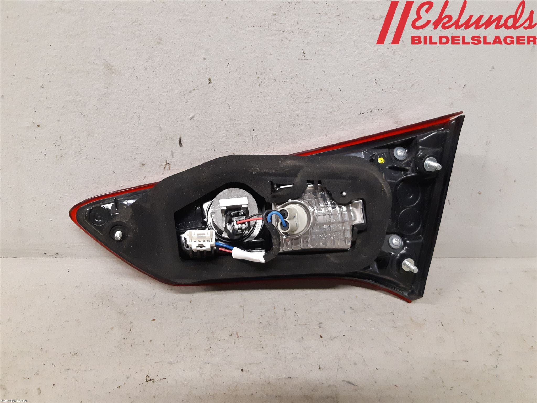 Toyota YARIS XP130 15-20 Bakljus Lucka Vä