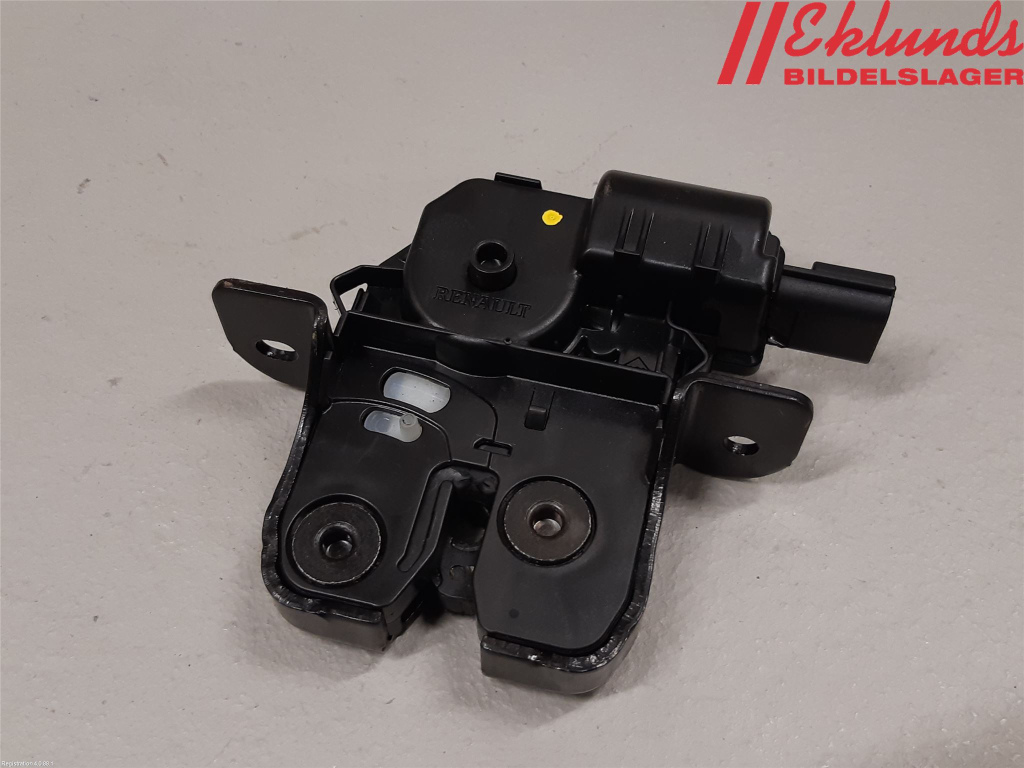 Dacia DUSTER 18-24 Låskista Baklucka