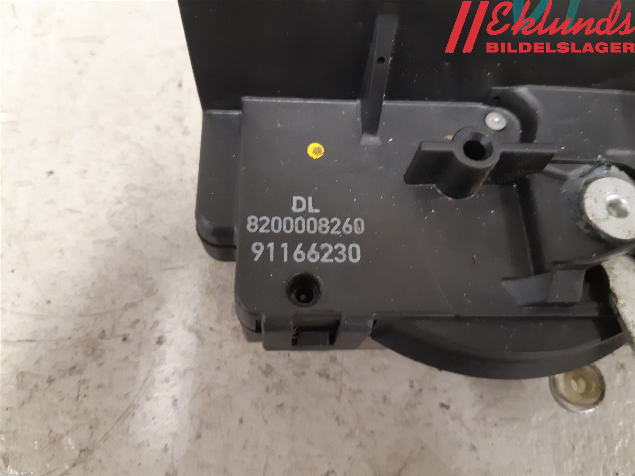 Opel VIVARO 01-14 Låskista-Dörrlås