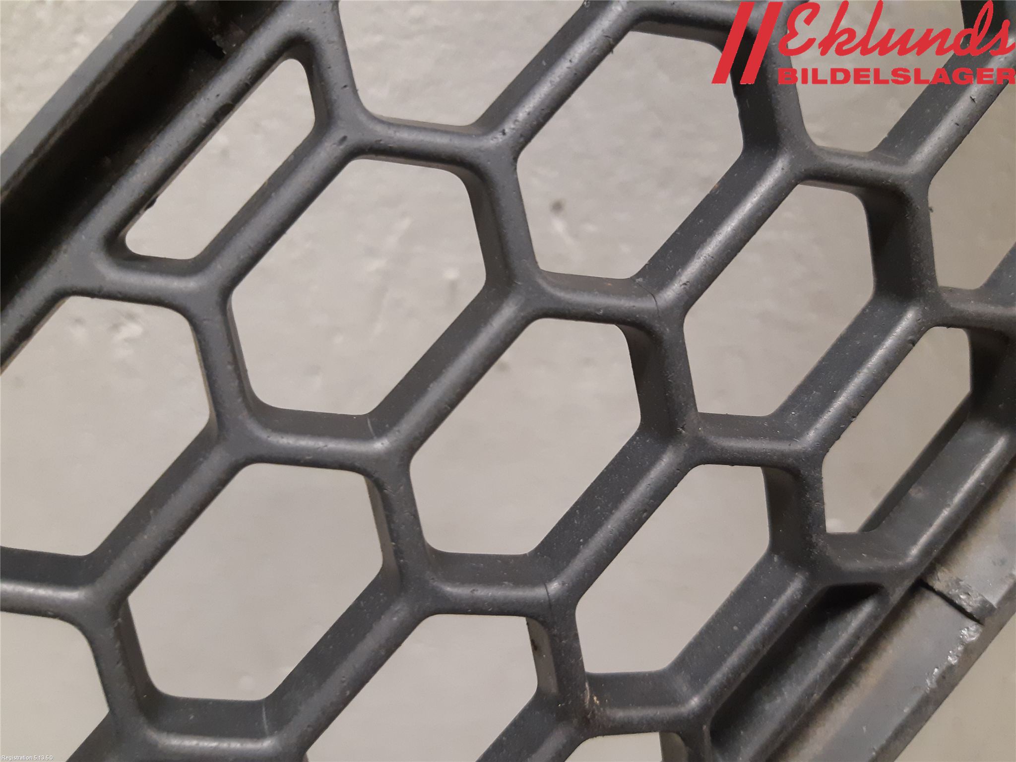 Volvo V60 11-13 Stöt Utfyllnad-List-Grill